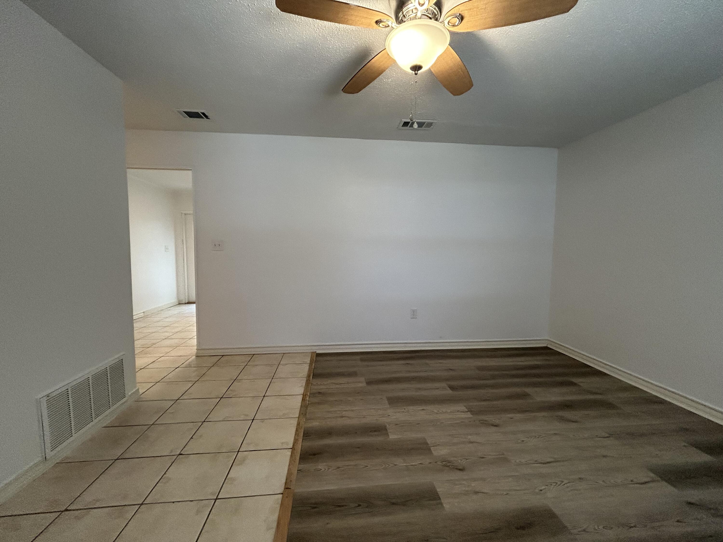 LAKEWOOD 1ST ADDN - Residential Lease