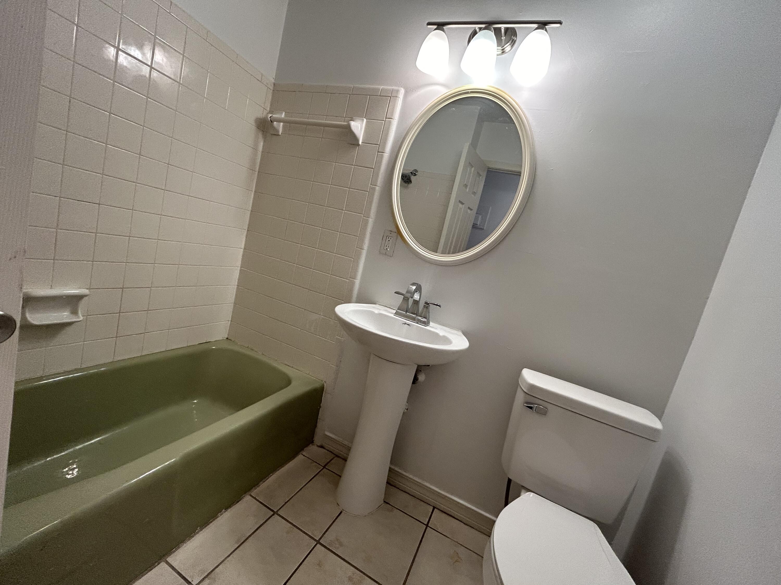 LAKEWOOD 1ST ADDN - Residential Lease