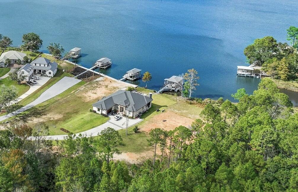 LAGRANGE COVE - Residential