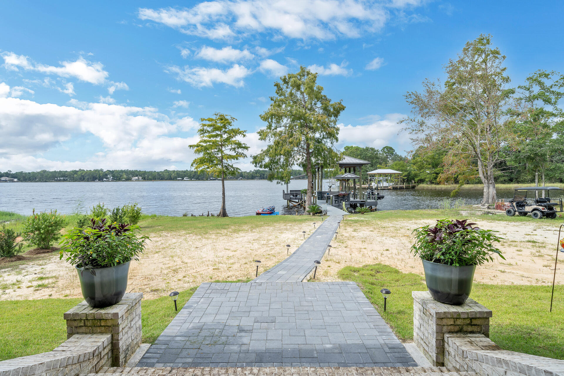 LAGRANGE COVE - Residential