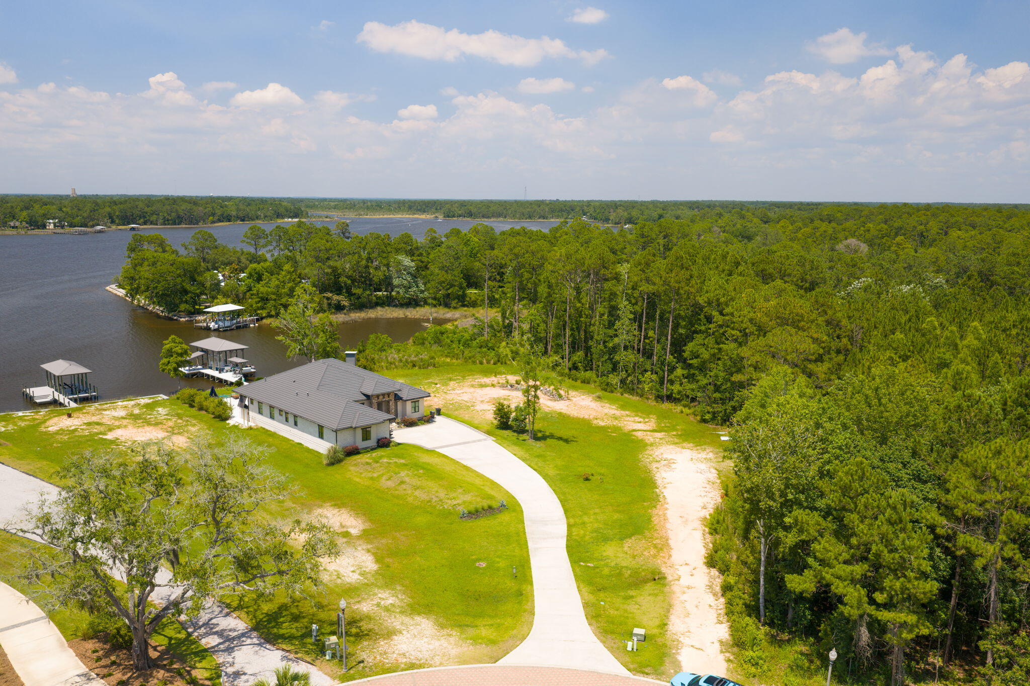 LAGRANGE COVE - Residential