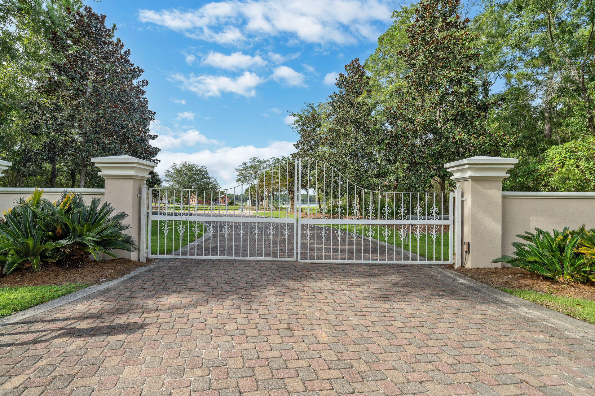 LAGRANGE COVE - Residential