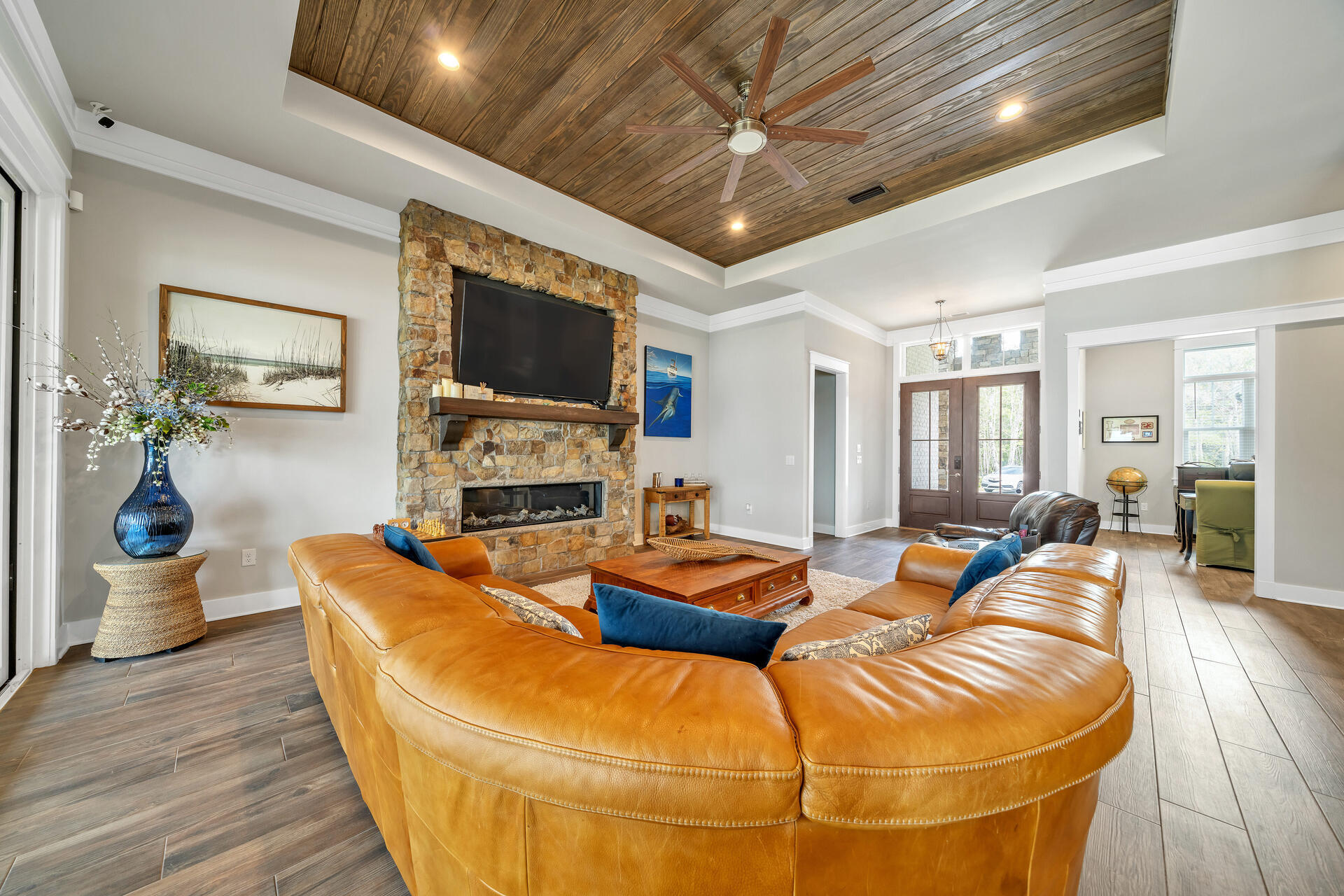 LAGRANGE COVE - Residential