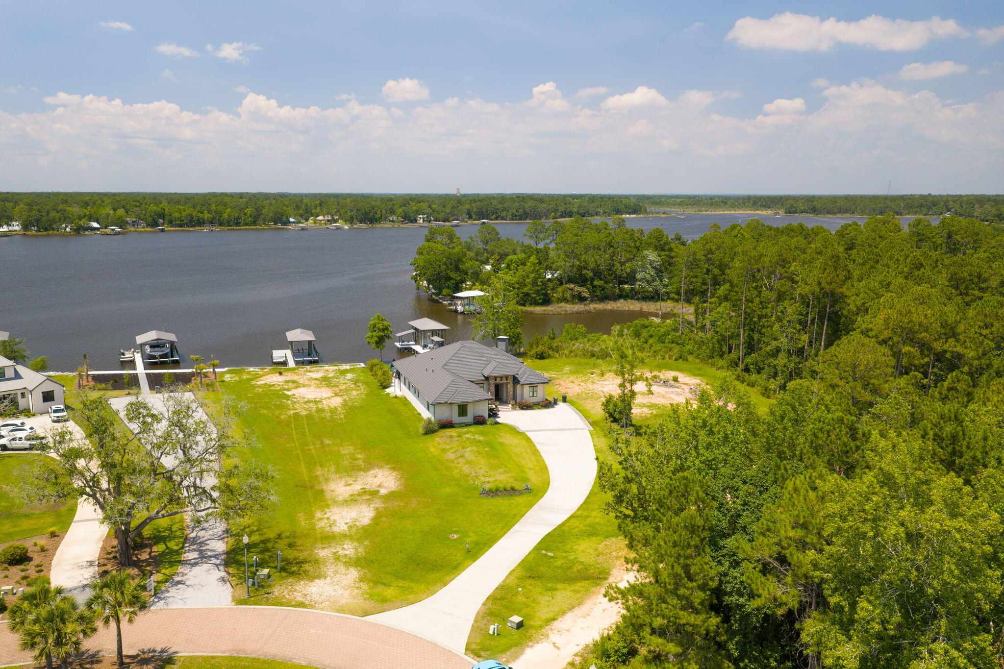 LAGRANGE COVE - Residential