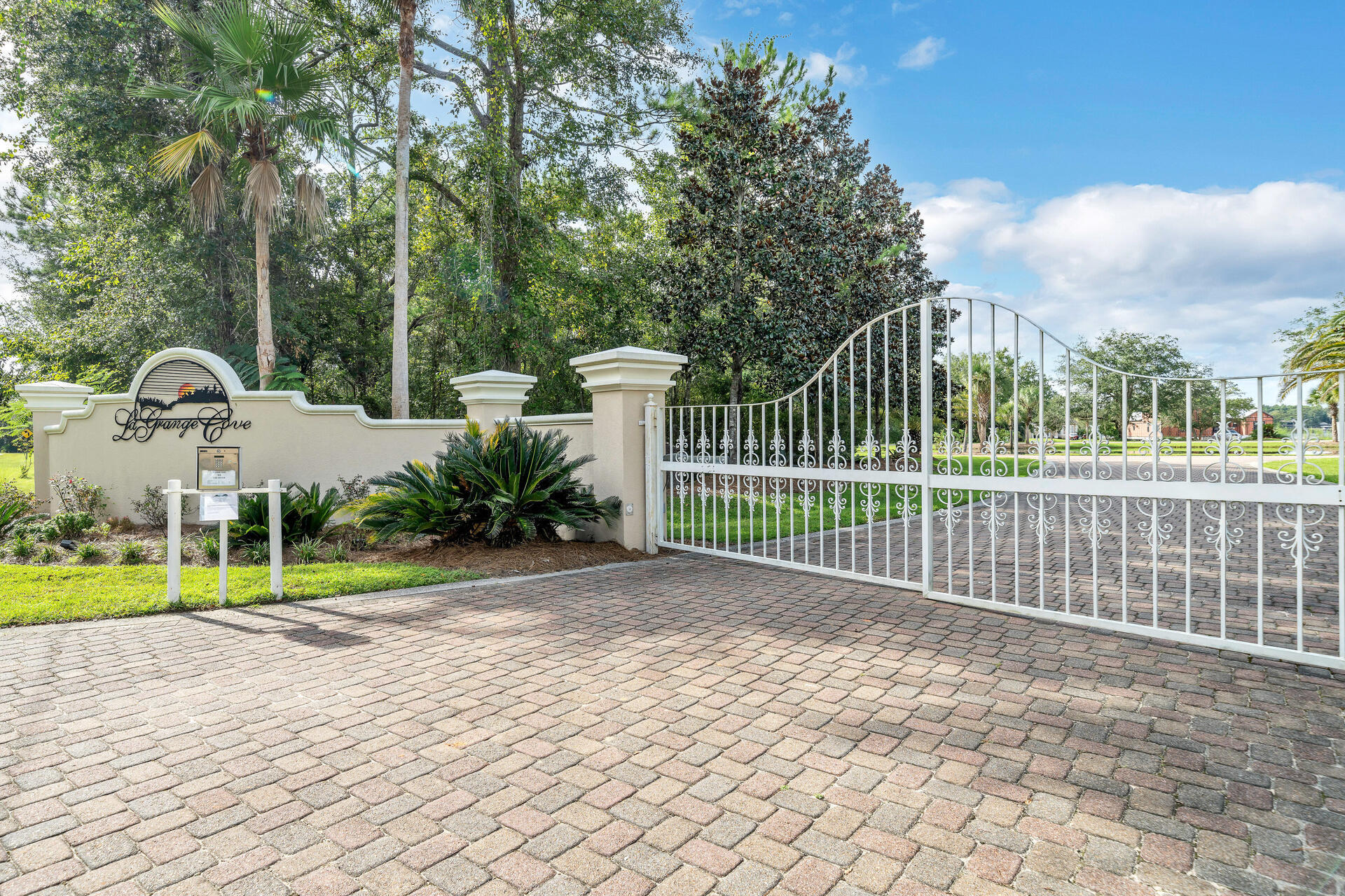 LAGRANGE COVE - Residential