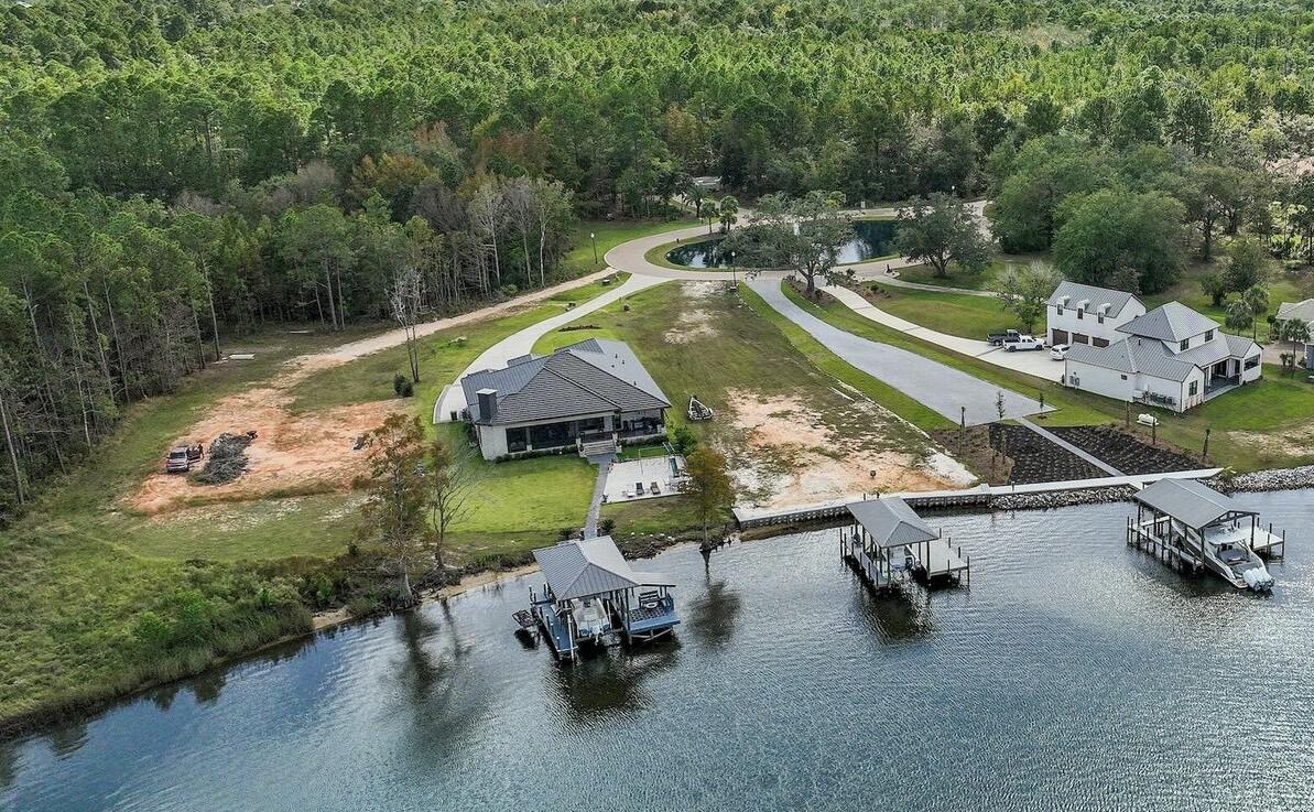 LAGRANGE COVE - Residential