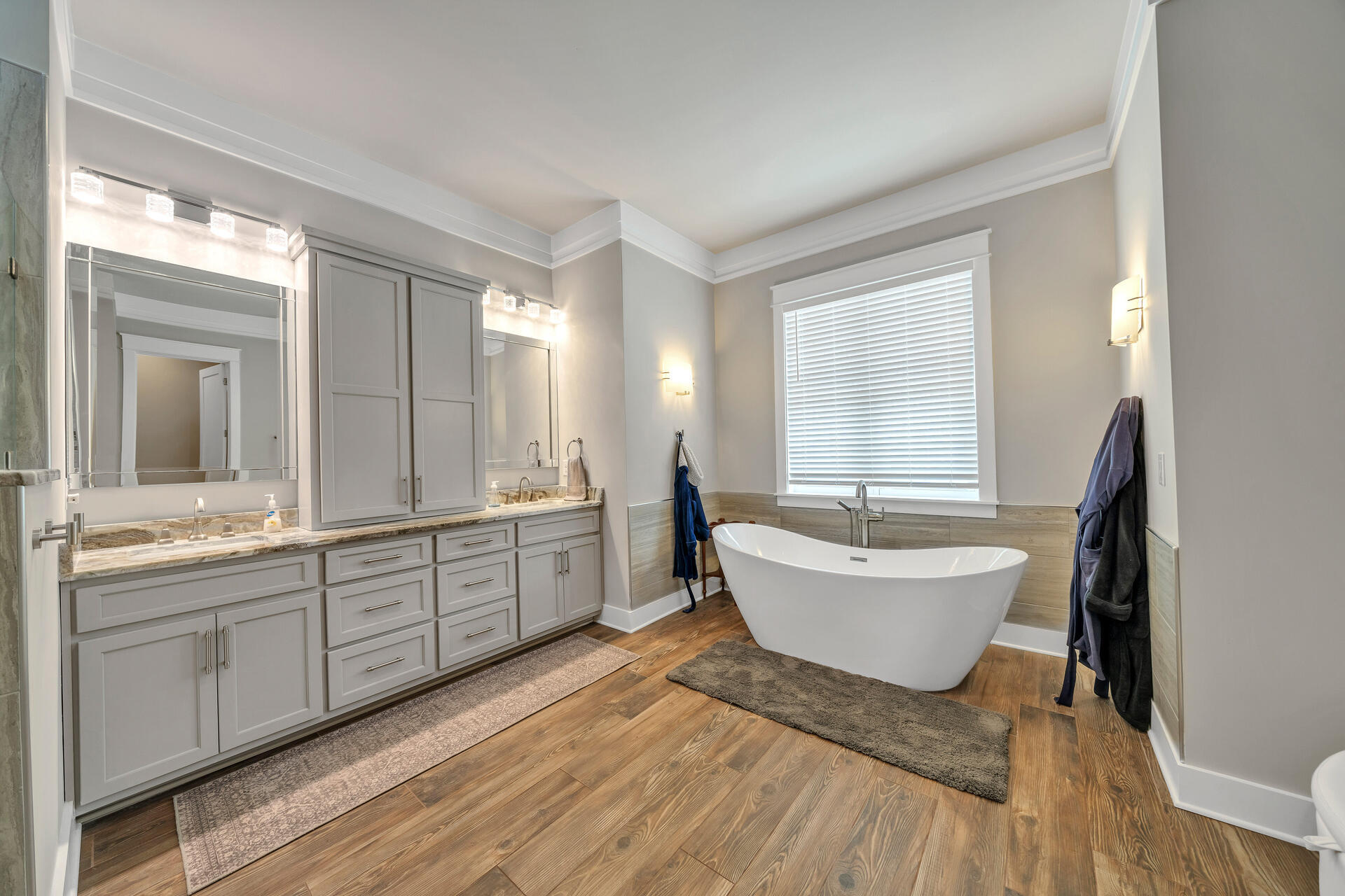 LAGRANGE COVE - Residential