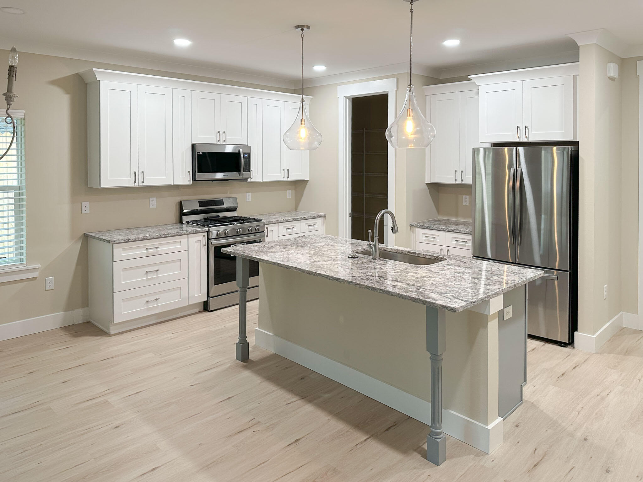 KELLYS 3RD ADDN TO DESTIN - Residential Lease