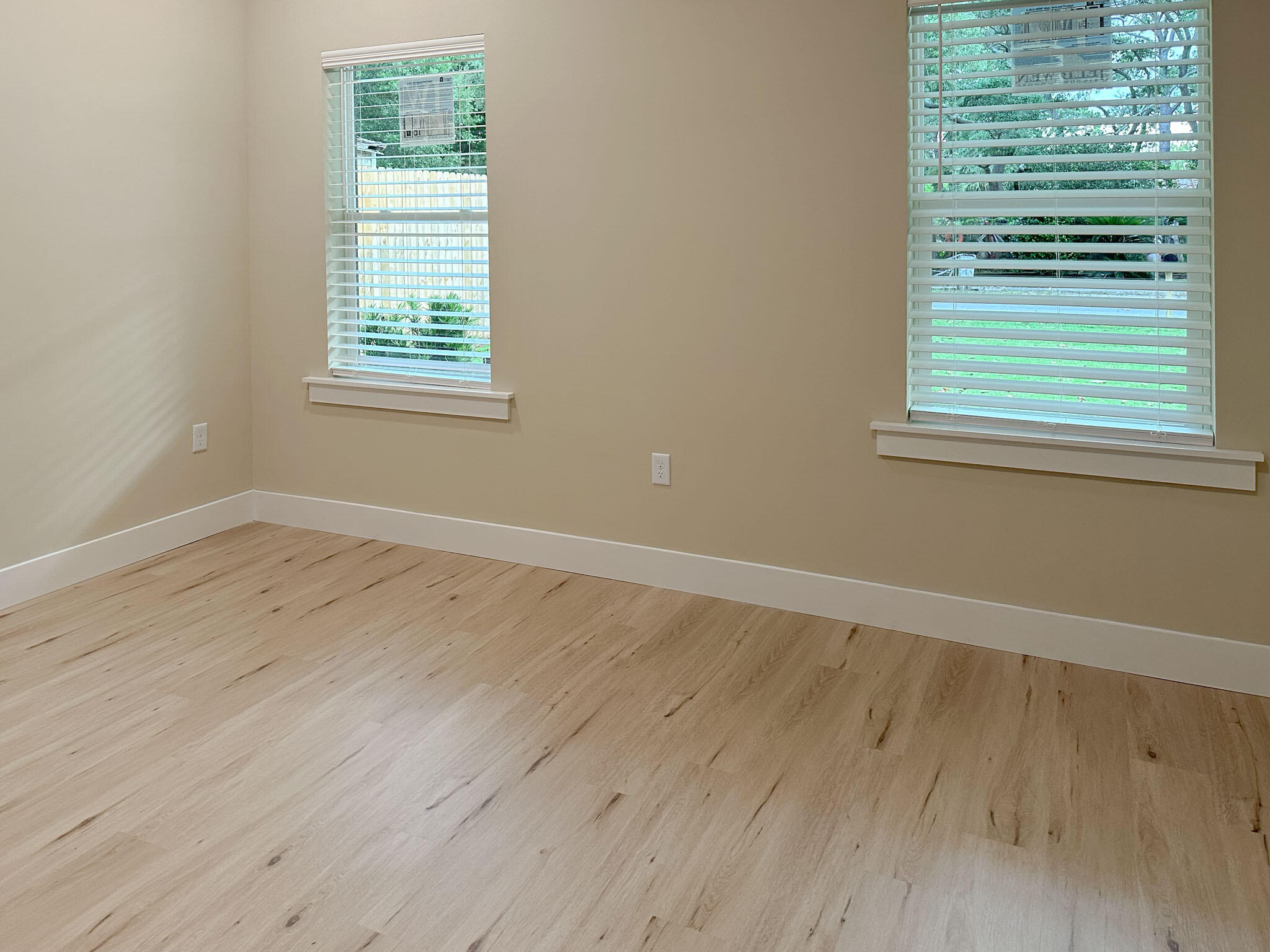 KELLYS 3RD ADDN TO DESTIN - Residential Lease