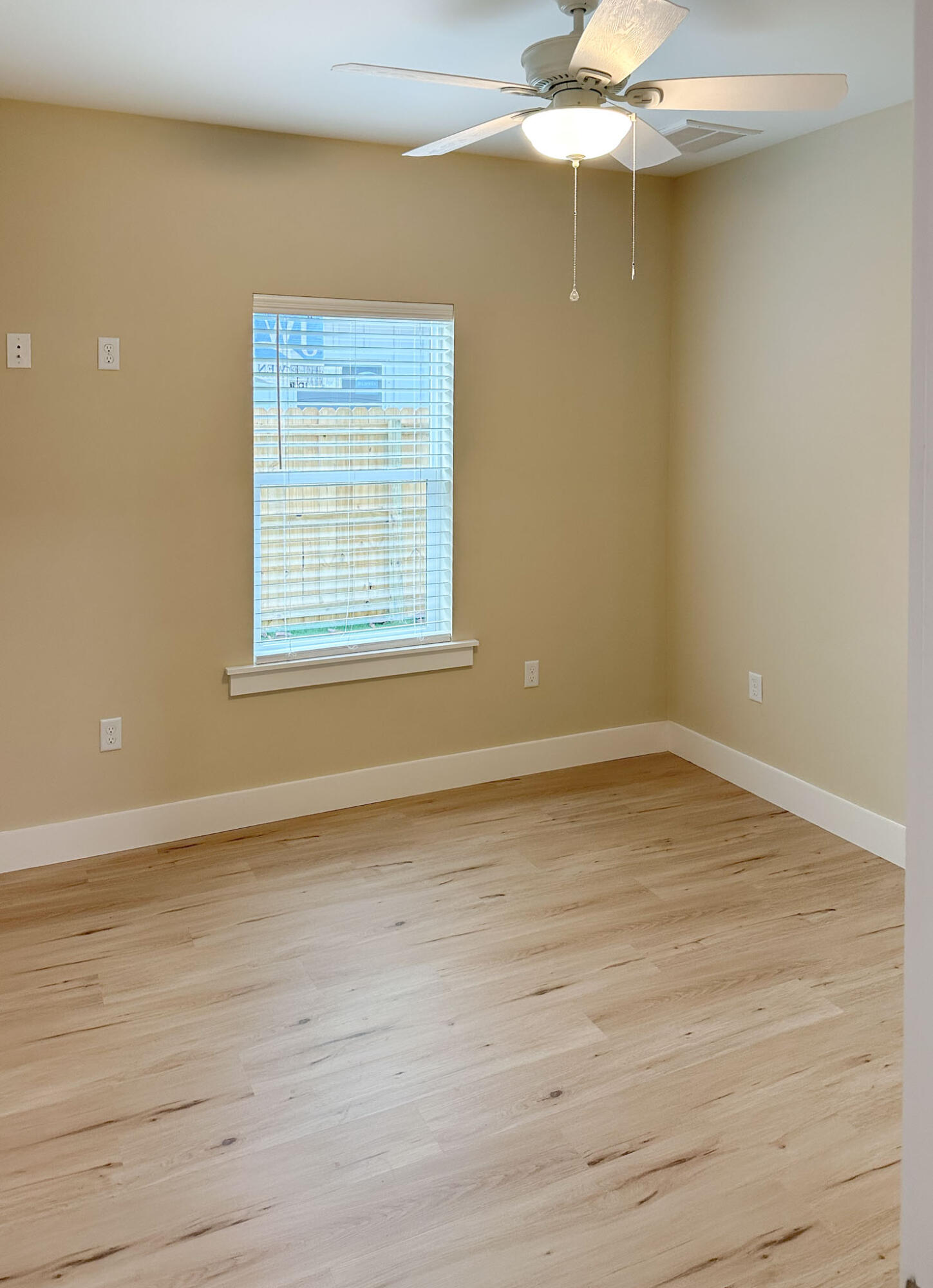 KELLYS 3RD ADDN TO DESTIN - Residential Lease