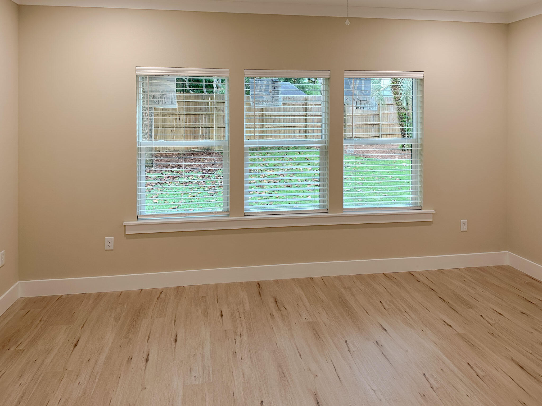 KELLYS 3RD ADDN TO DESTIN - Residential Lease