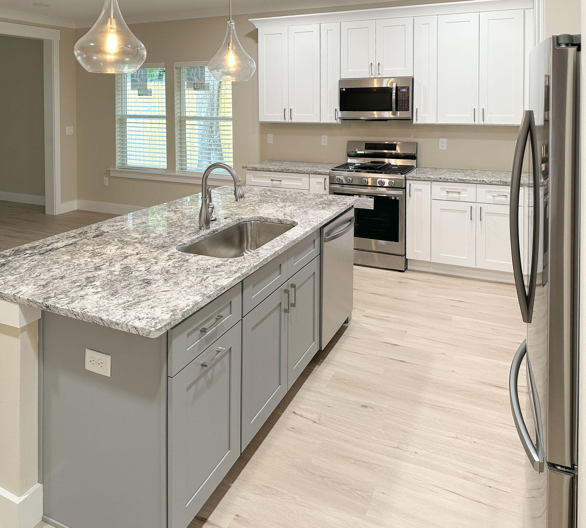 KELLYS 3RD ADDN TO DESTIN - Residential Lease
