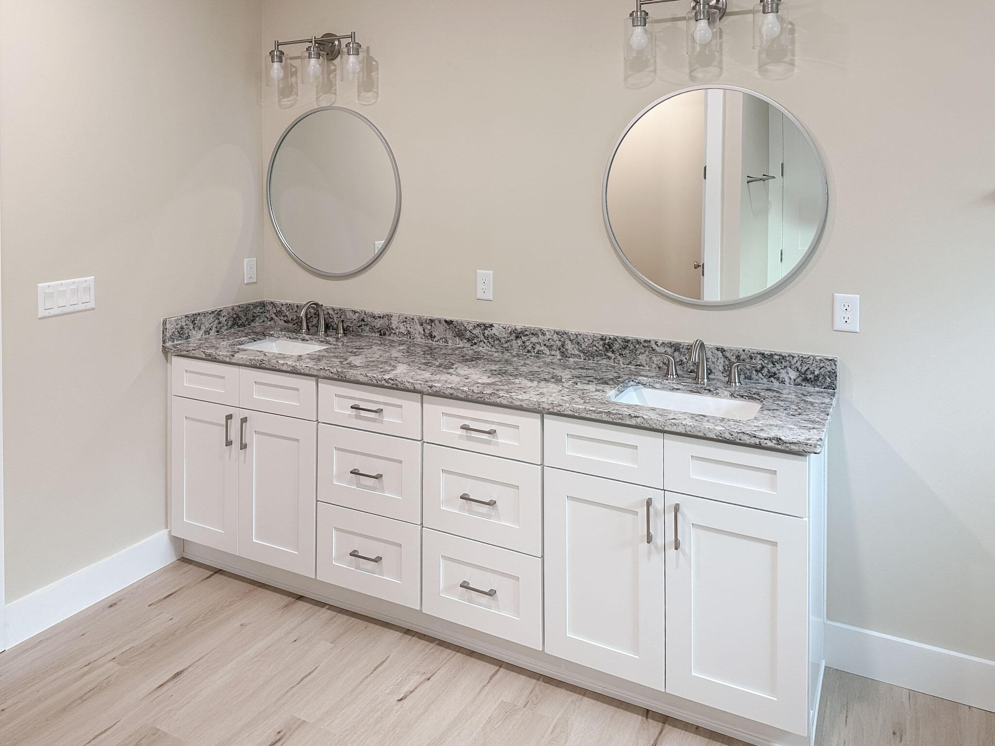 KELLYS 3RD ADDN TO DESTIN - Residential Lease