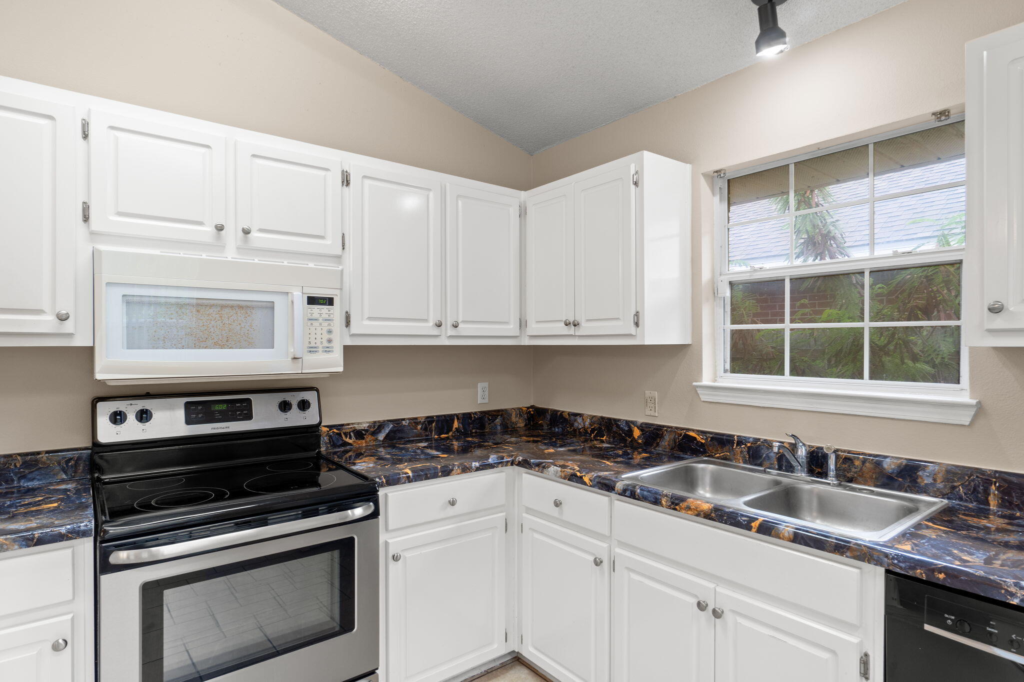 WATERFORD ESTATES S/D - Residential