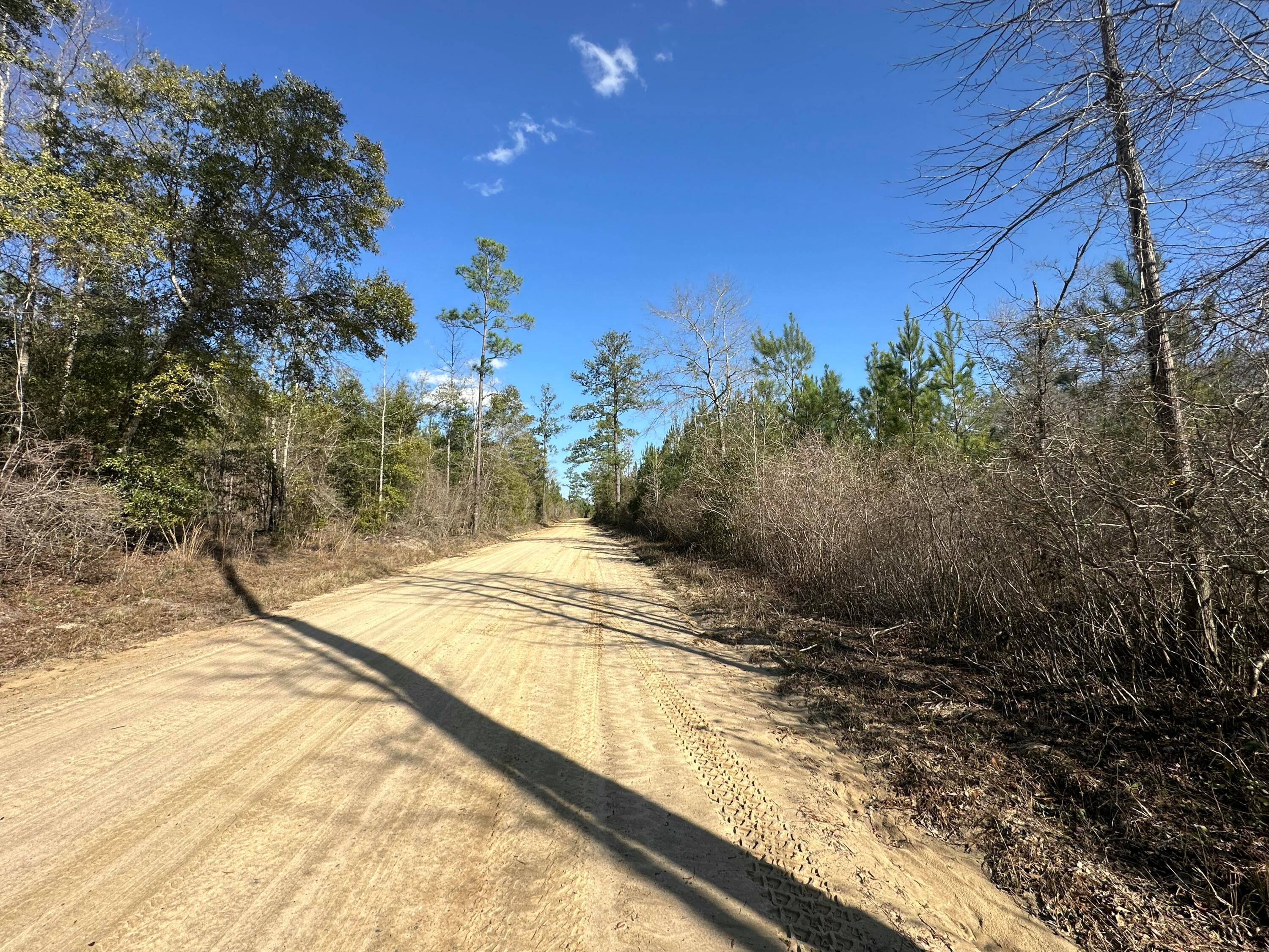 NO RECORDED SUBDIVISION - Land
