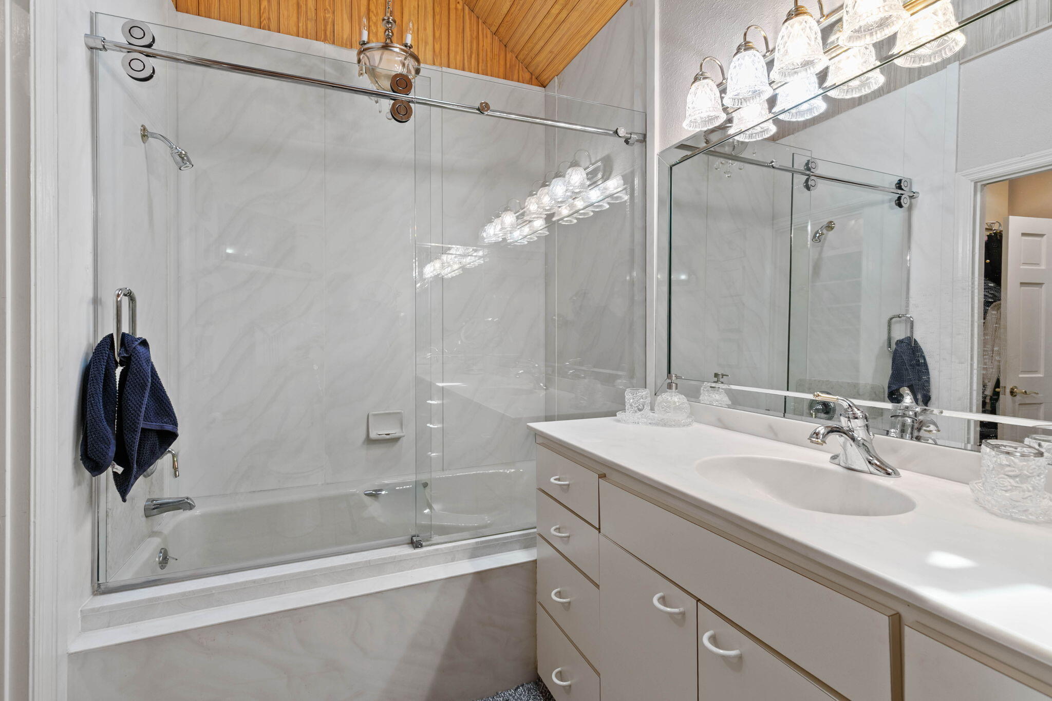 Rocky Bayou Cc Est 3 - Residential
