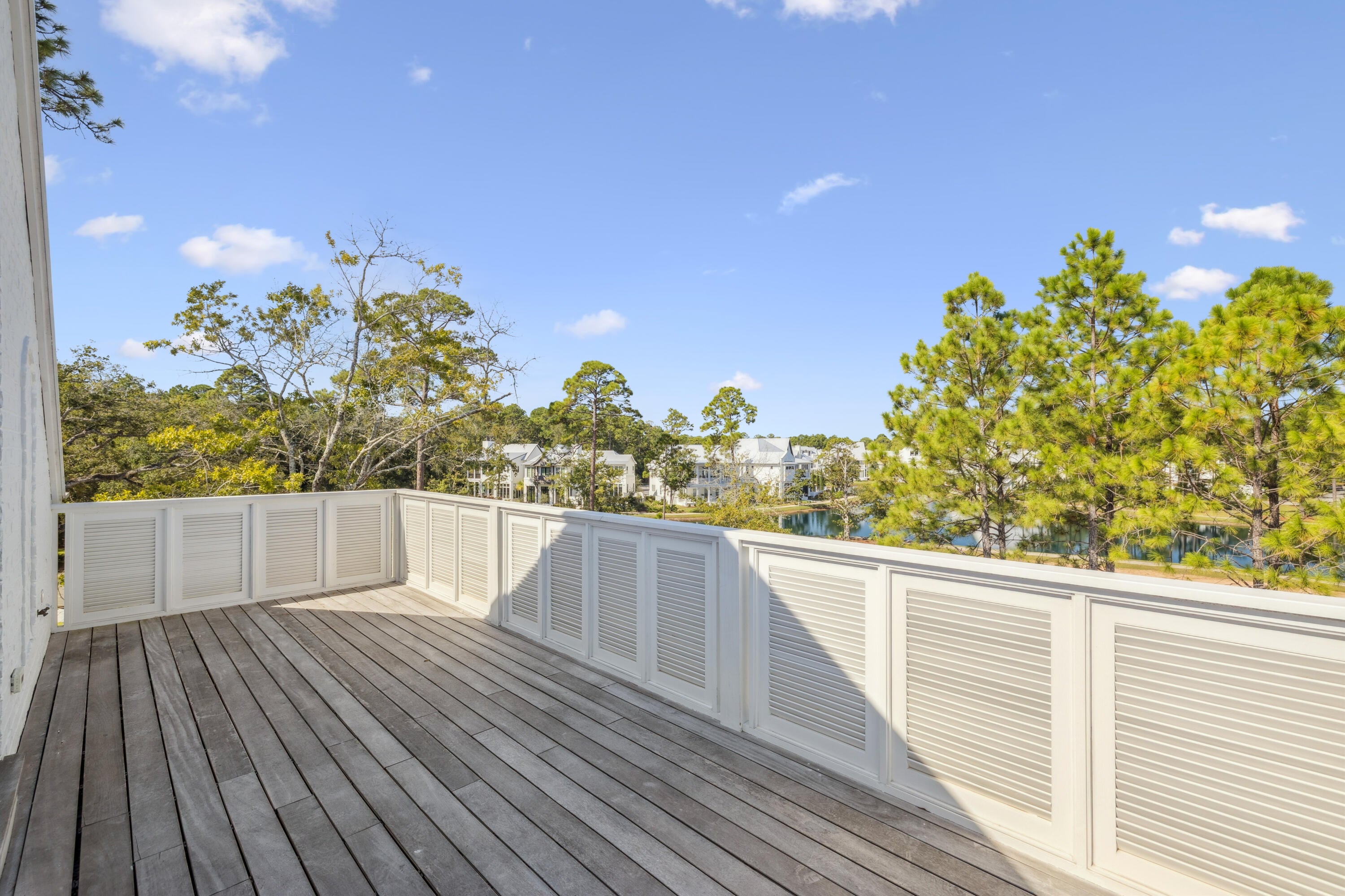 CHURCHILL OAKS - Residential