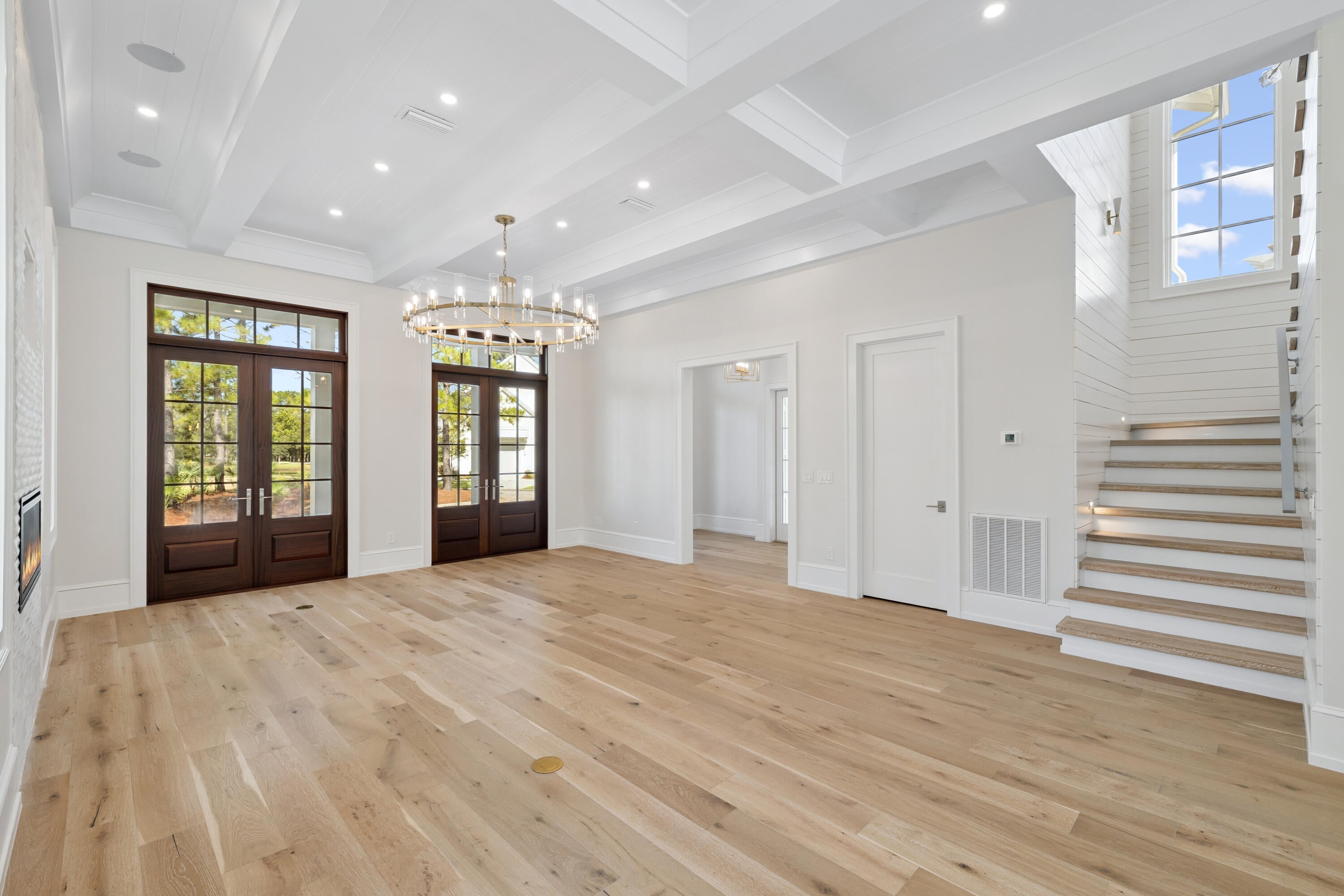 CHURCHILL OAKS - Residential