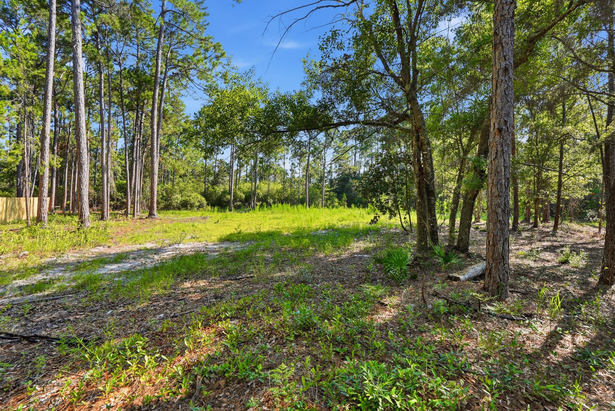 GARNETT BAYOU ESTATES - Land