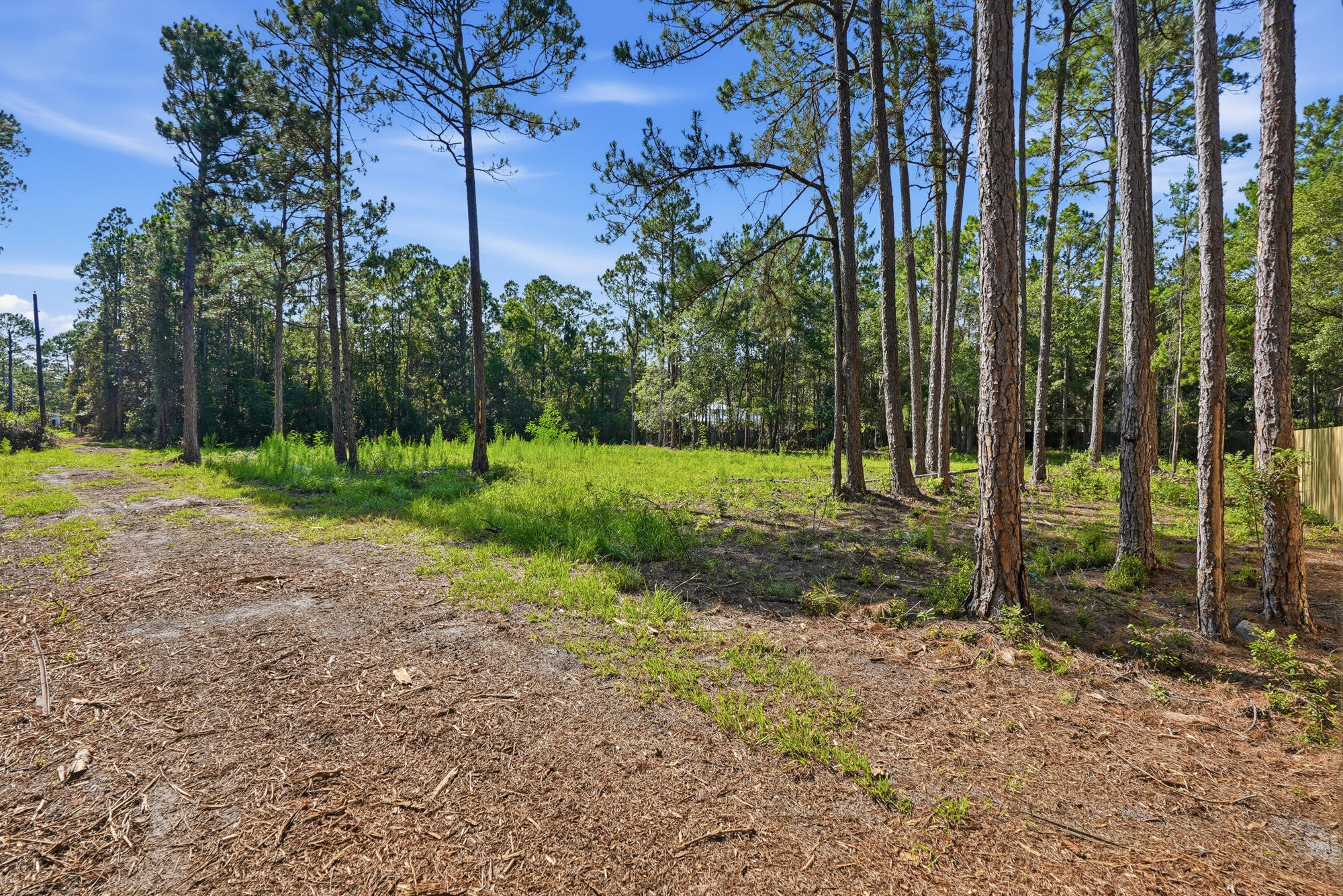 GARNETT BAYOU ESTATES - Land