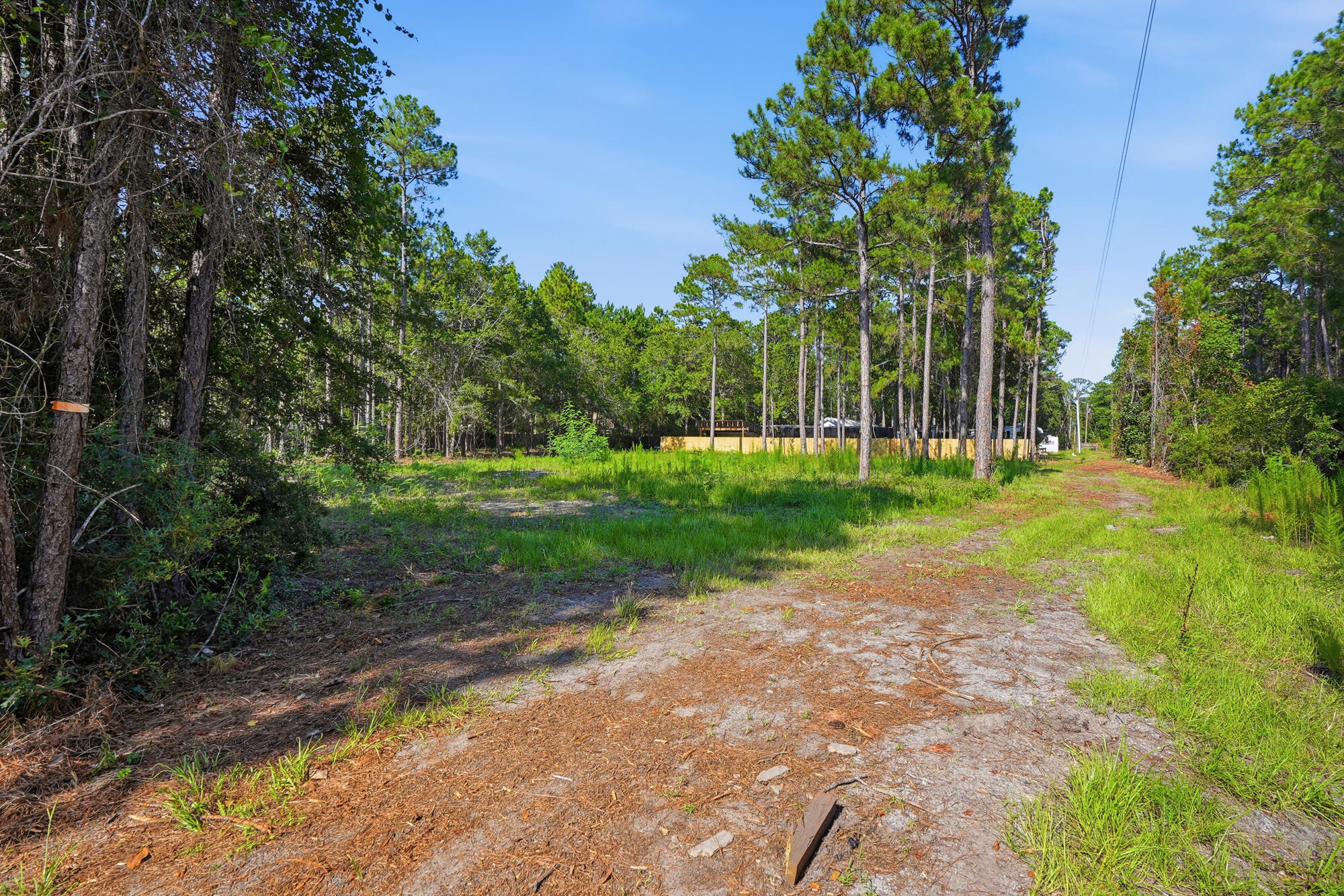 GARNETT BAYOU ESTATES - Land