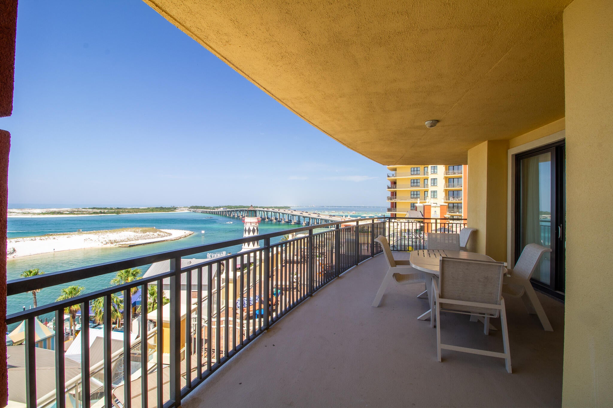EMERALD GRANDE - Residential