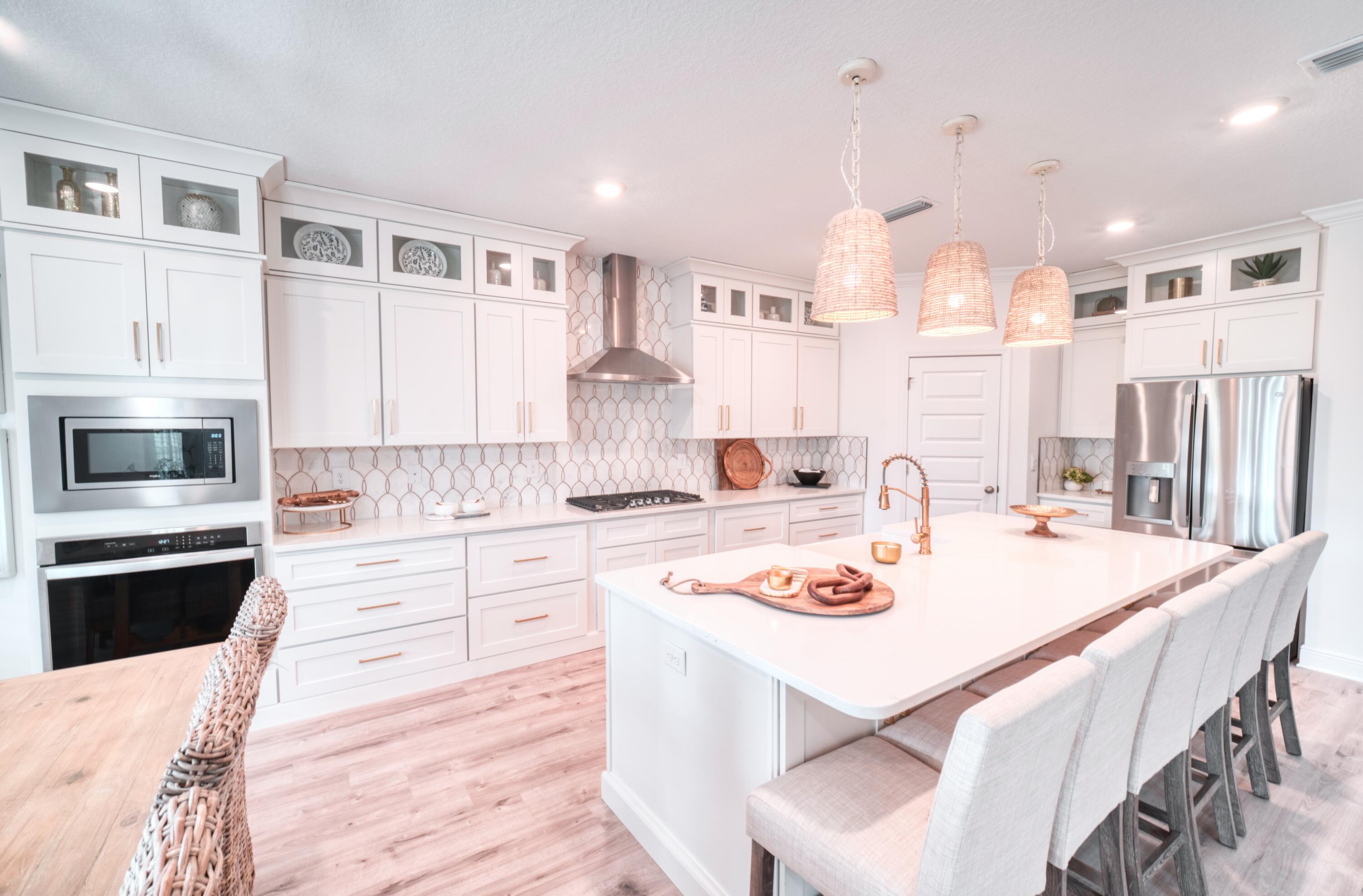 LAKEVIEW ESTATES - Residential