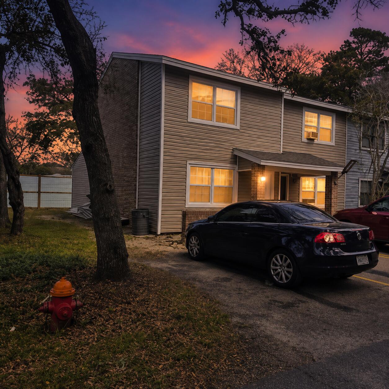 Freshly renovated with new flooring through out. New Kitchen Cabinets and Hood. Bathrooms have New Toilets, and Vanities. Priced Right! No HOA!
Great Starter home!