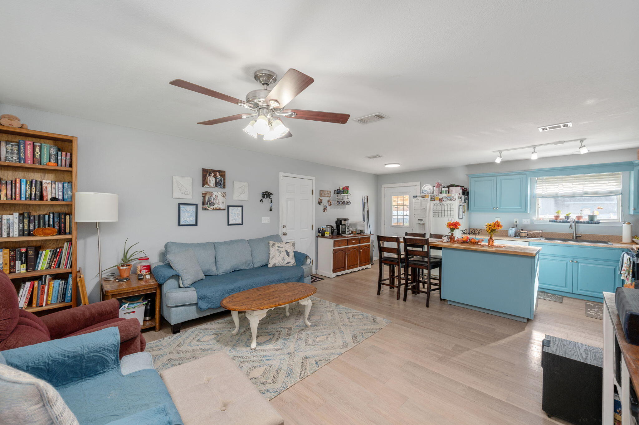 CRESTVIEW SUBURB - Residential