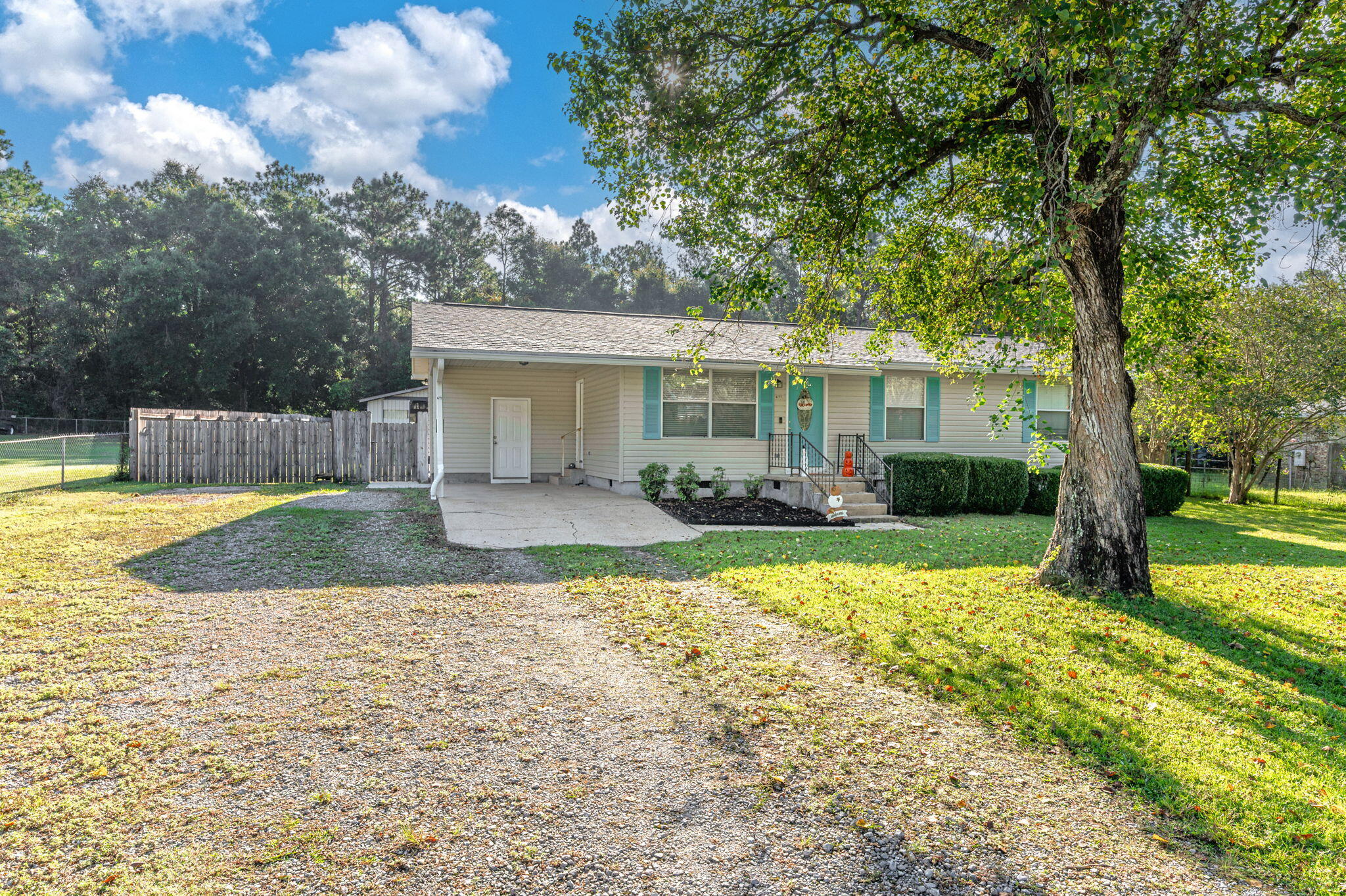 CRESTVIEW SUBURB - Residential