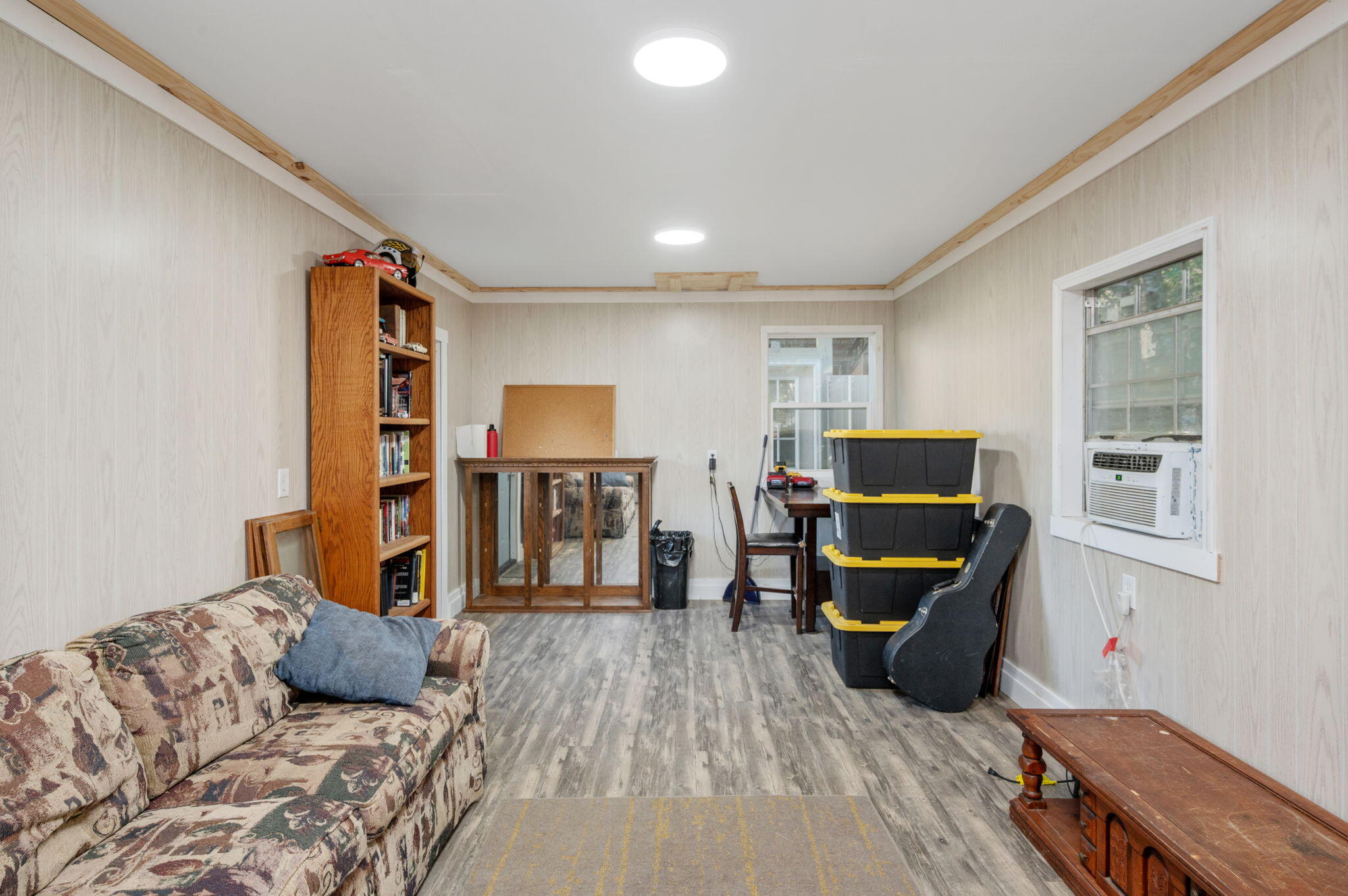 CRESTVIEW SUBURB - Residential
