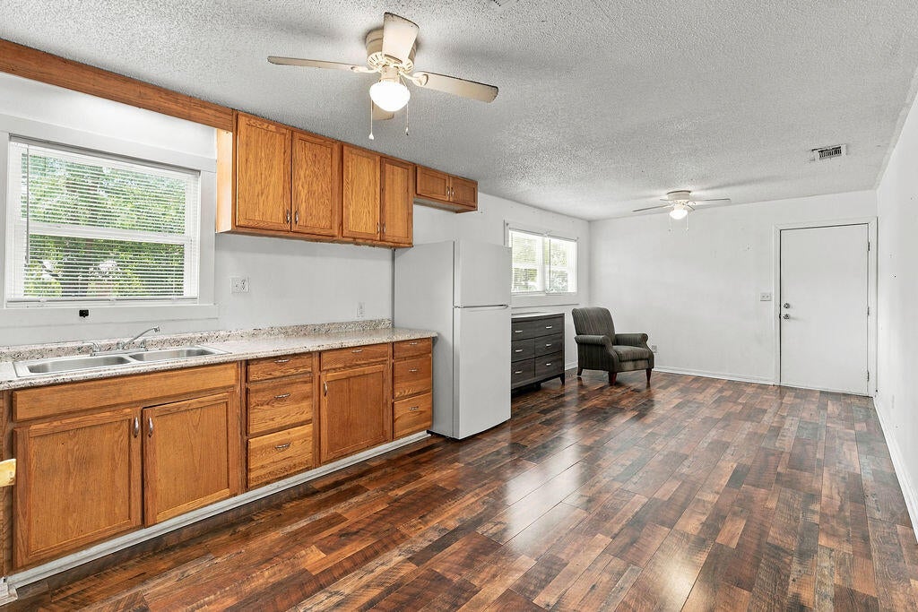 FERDON HEIGHTS - Residential Lease