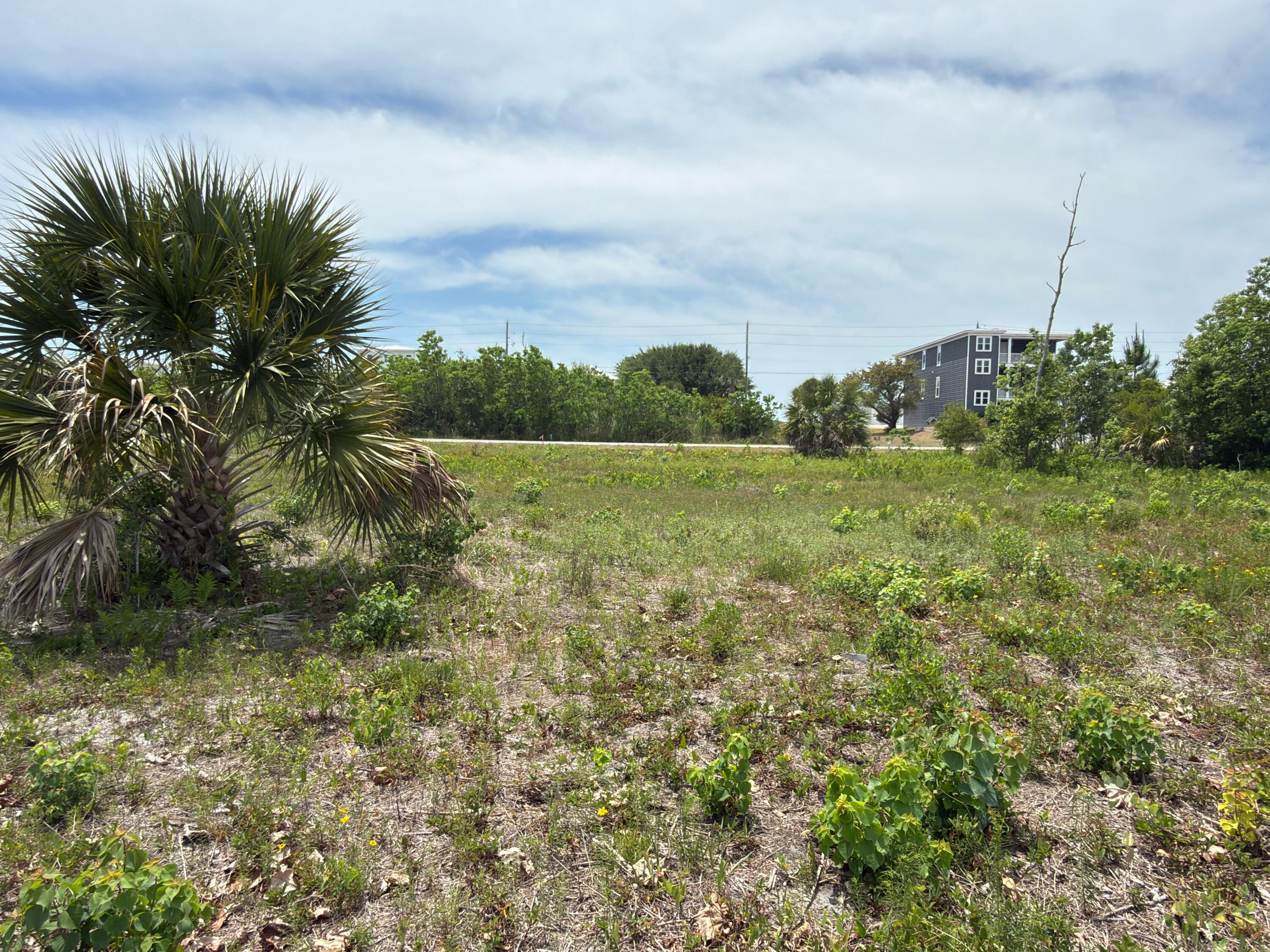 NO RECORDED SUBDIVISION - Land