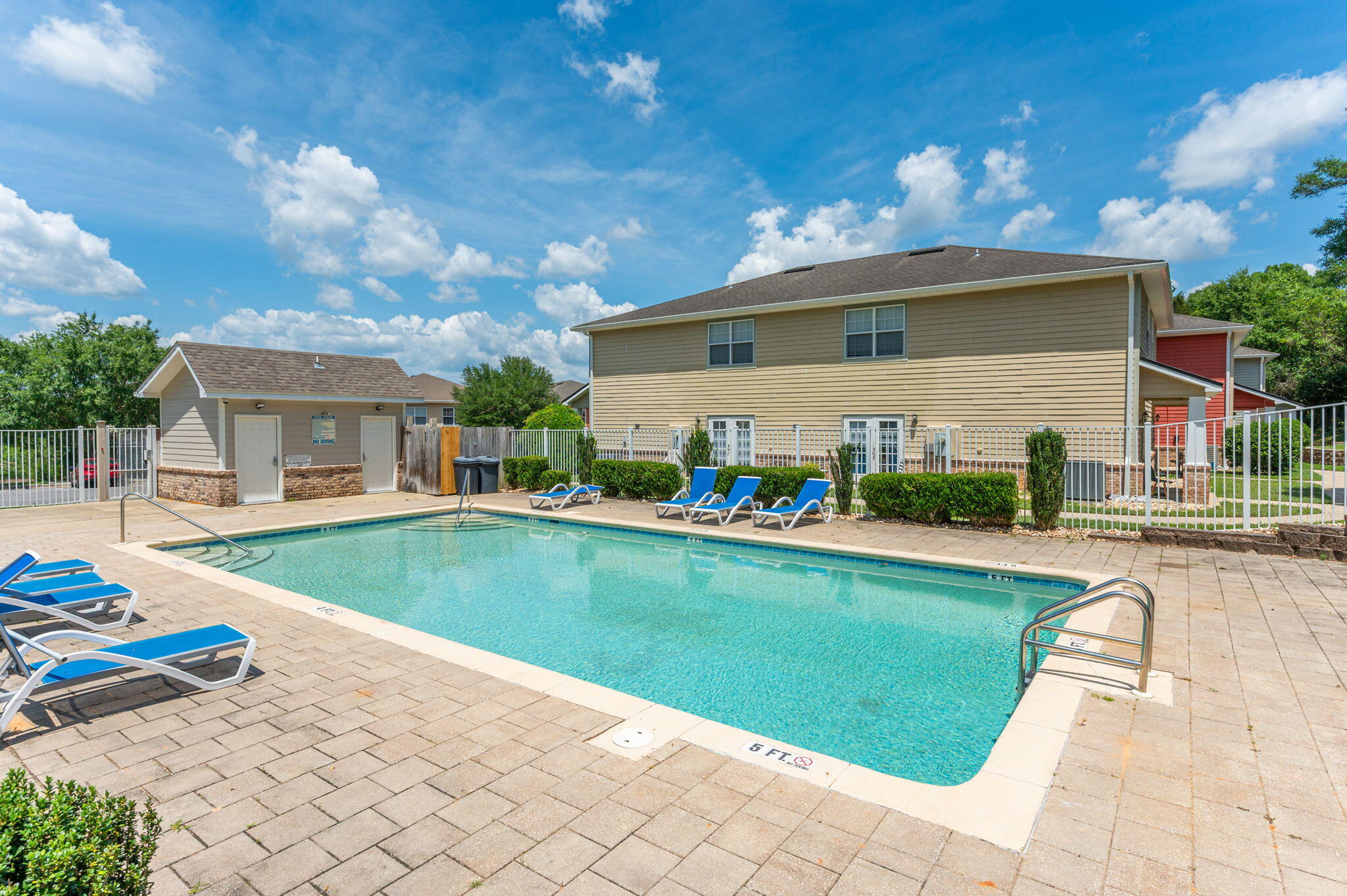 ARBOR LAKE - Residential Lease