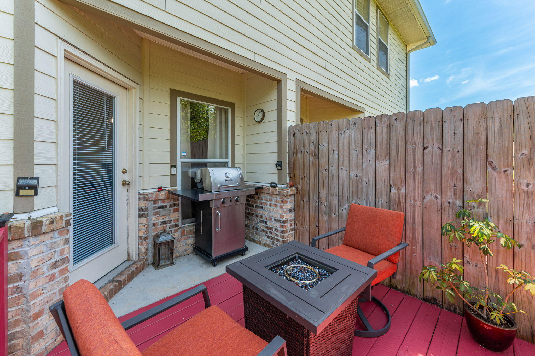 ARBOR LAKE - Residential Lease