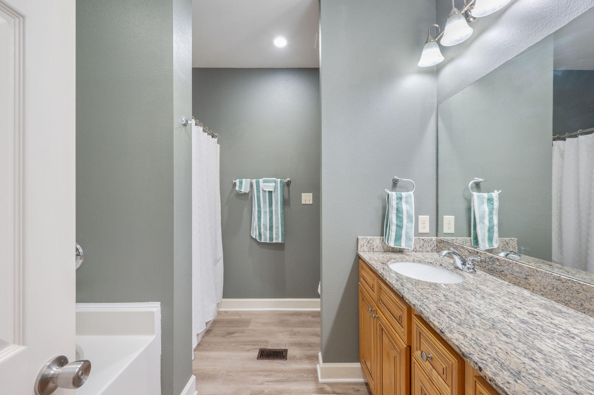 ARBOR LAKE - Residential Lease