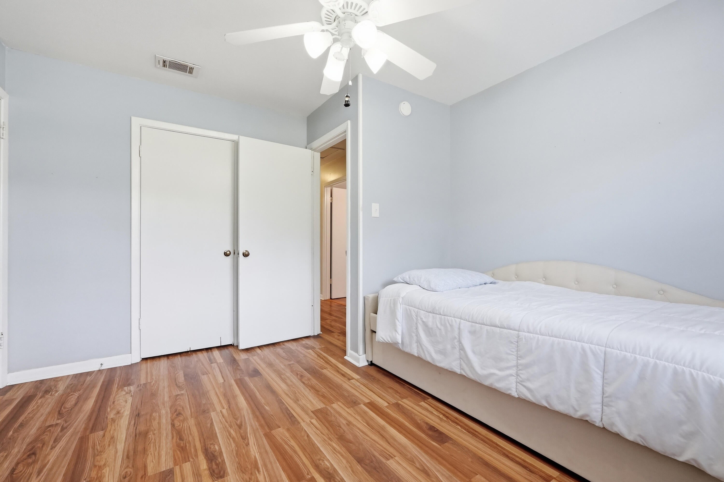 LAKE LORRAINE EST LOT 48 BLK B - Residential