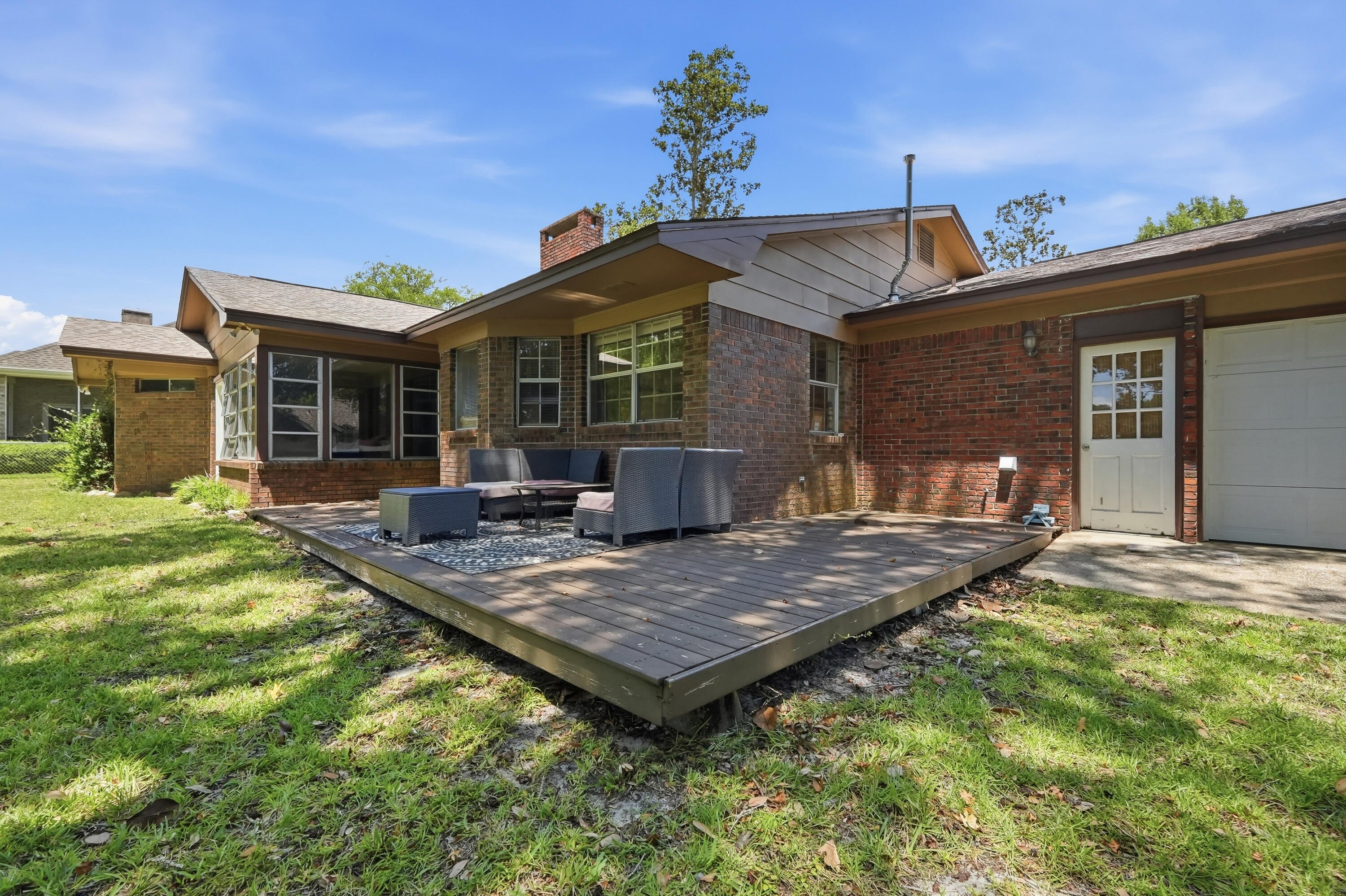 LAKE LORRAINE EST LOT 48 BLK B - Residential