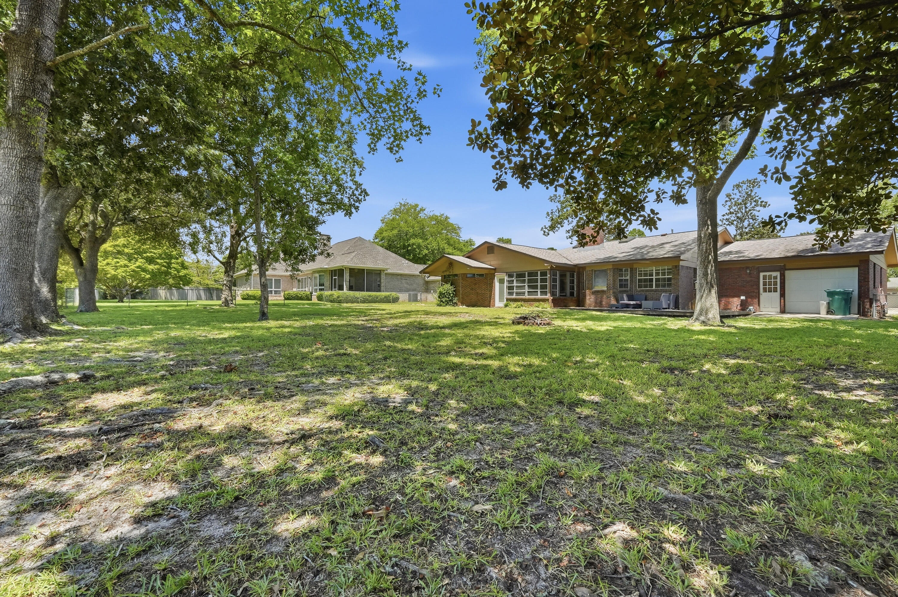 LAKE LORRAINE EST LOT 48 BLK B - Residential