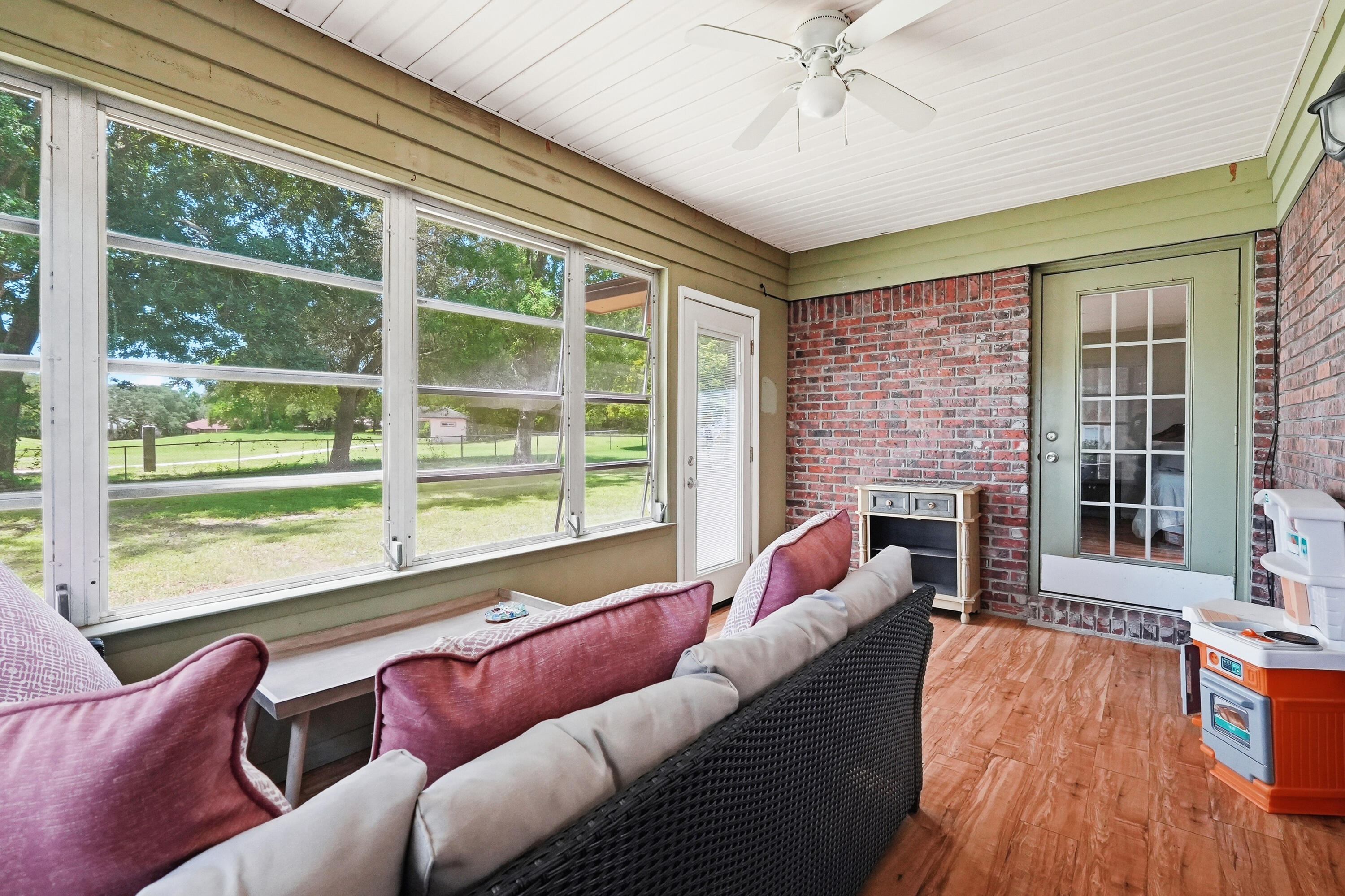 LAKE LORRAINE EST LOT 48 BLK B - Residential