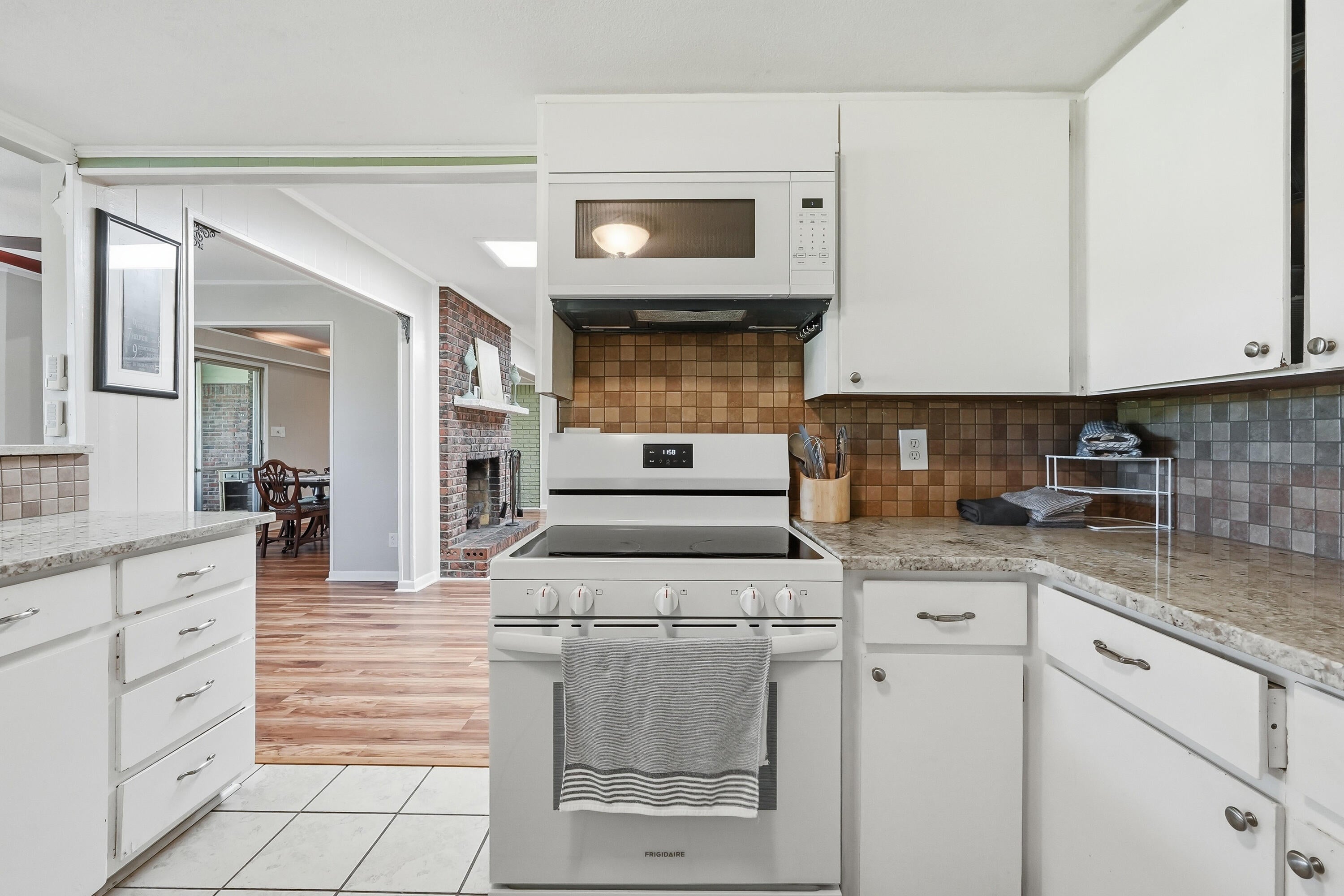 LAKE LORRAINE EST LOT 48 BLK B - Residential