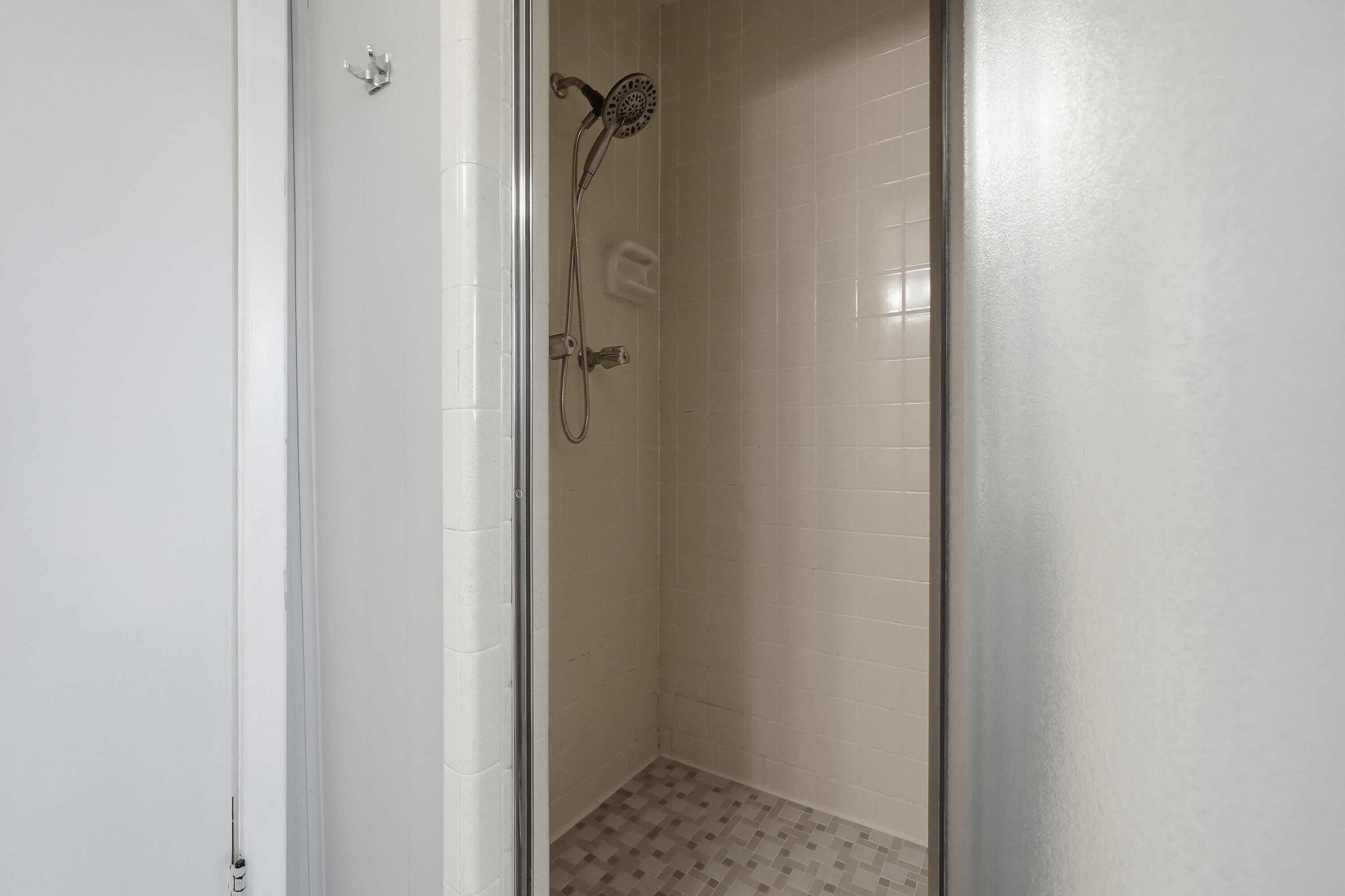 LAKE LORRAINE EST LOT 48 BLK B - Residential