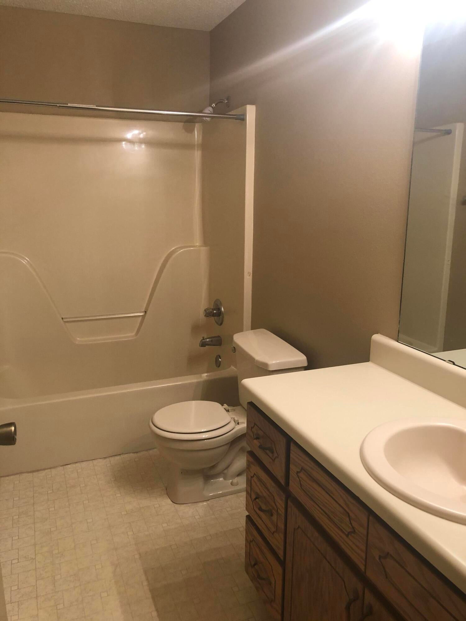 EDNEYS 2ND ADDN - Residential Lease