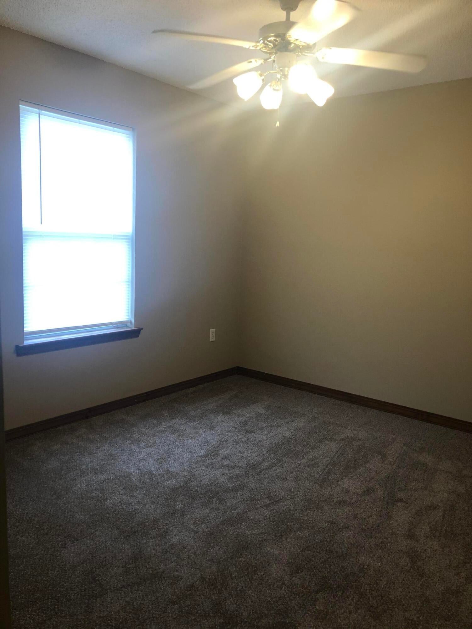 EDNEYS 2ND ADDN - Residential Lease