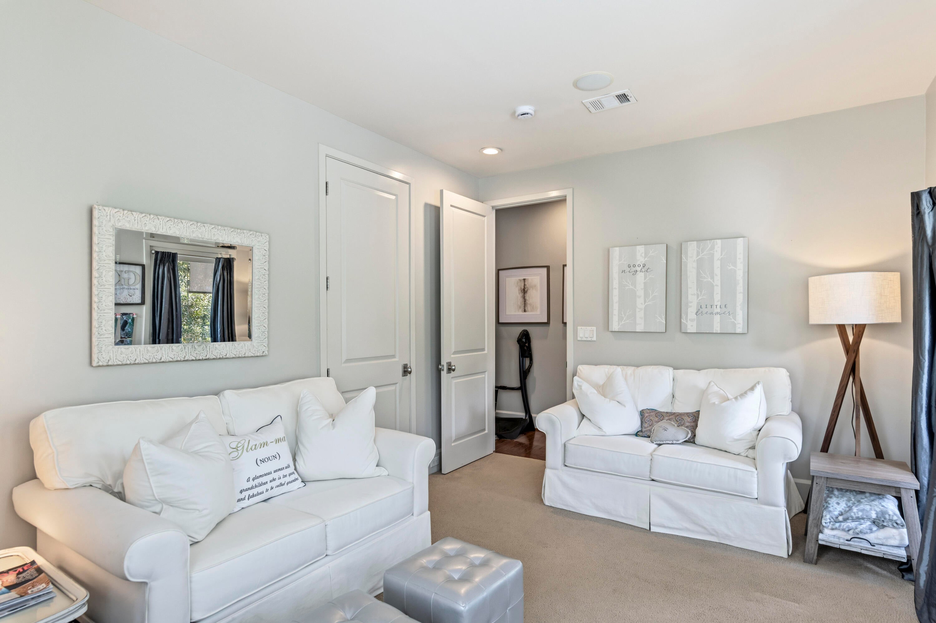 COURT OF NORTH HILL - Residential