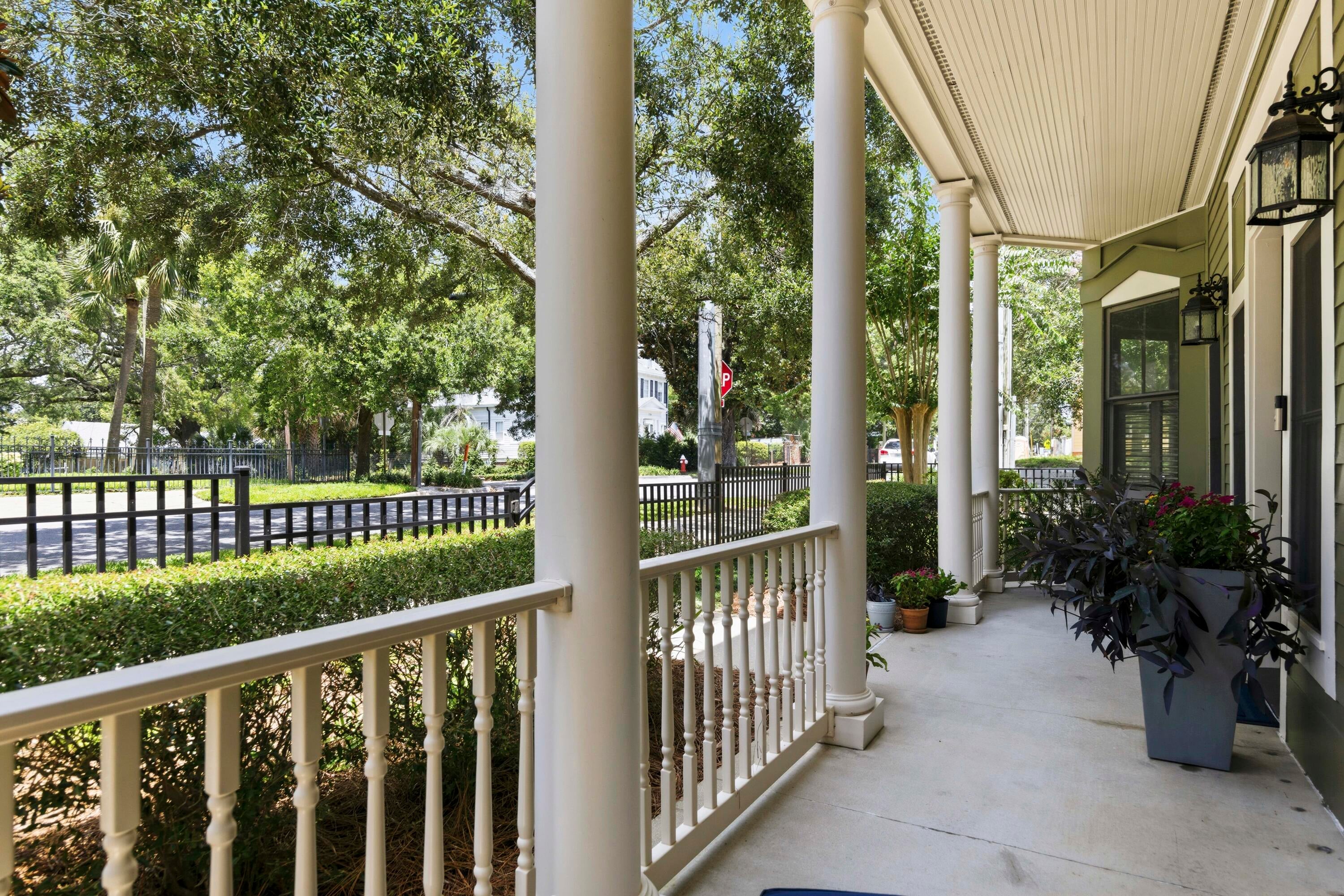 COURT OF NORTH HILL - Residential
