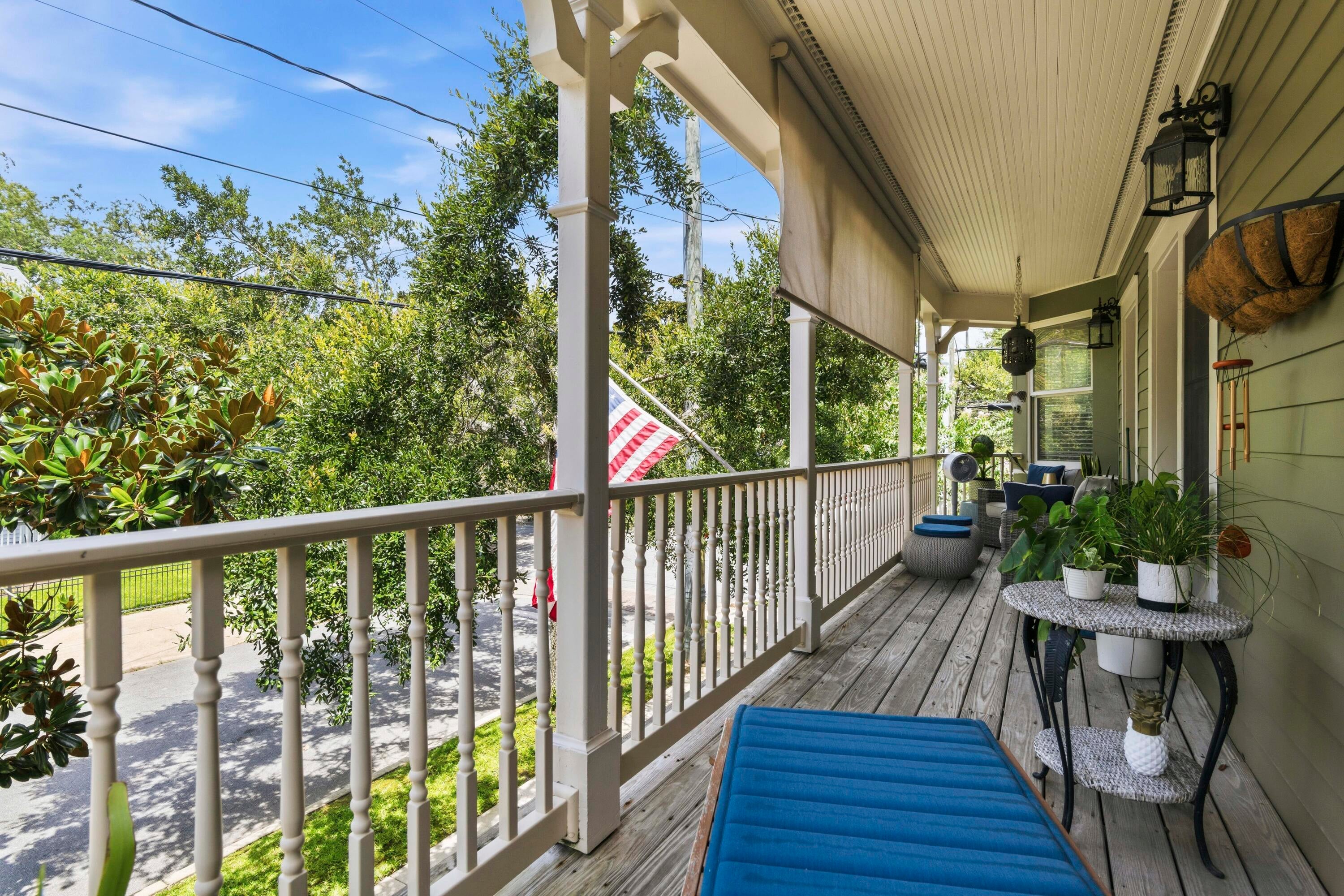 COURT OF NORTH HILL - Residential