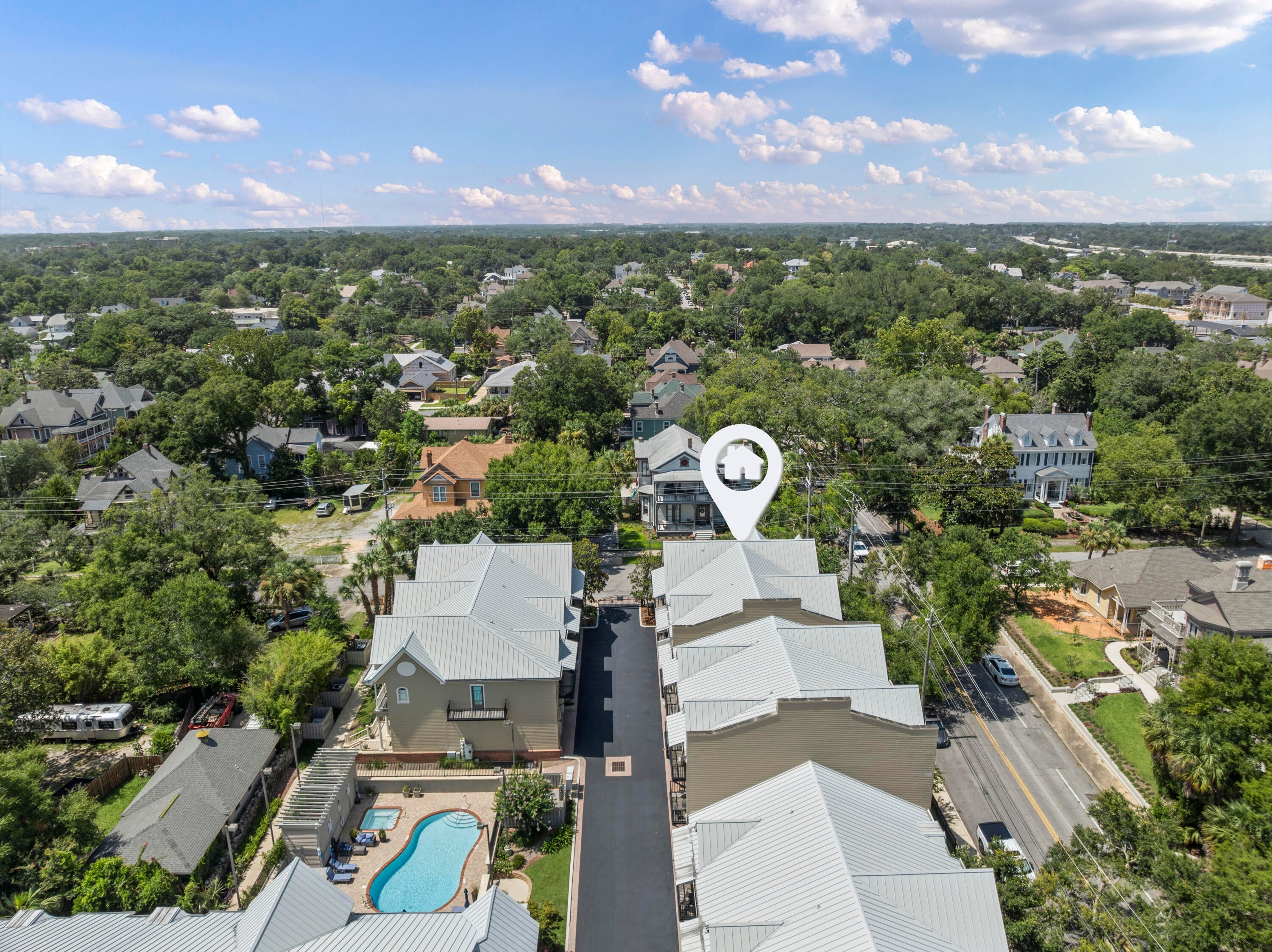 COURT OF NORTH HILL - Residential