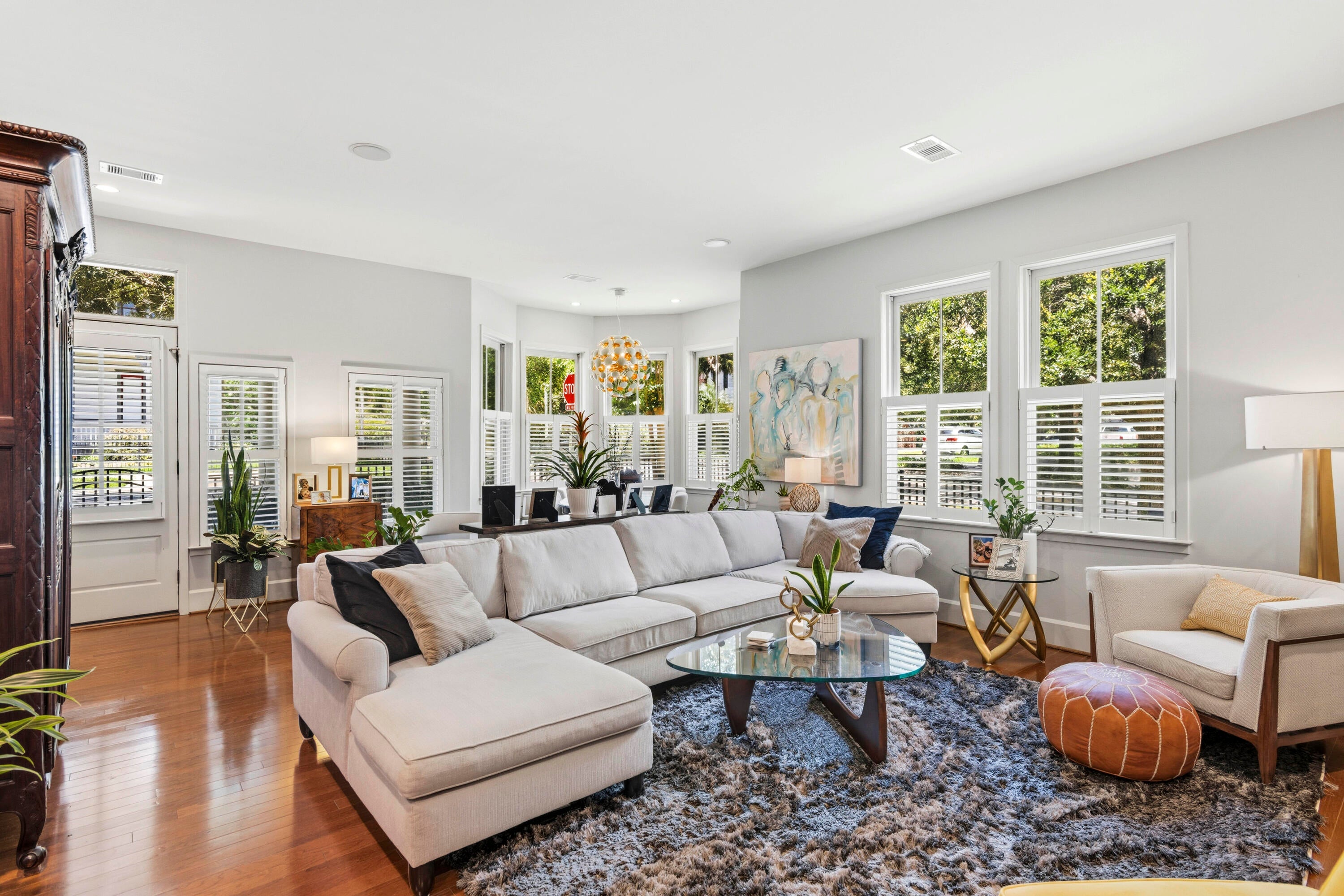 COURT OF NORTH HILL - Residential
