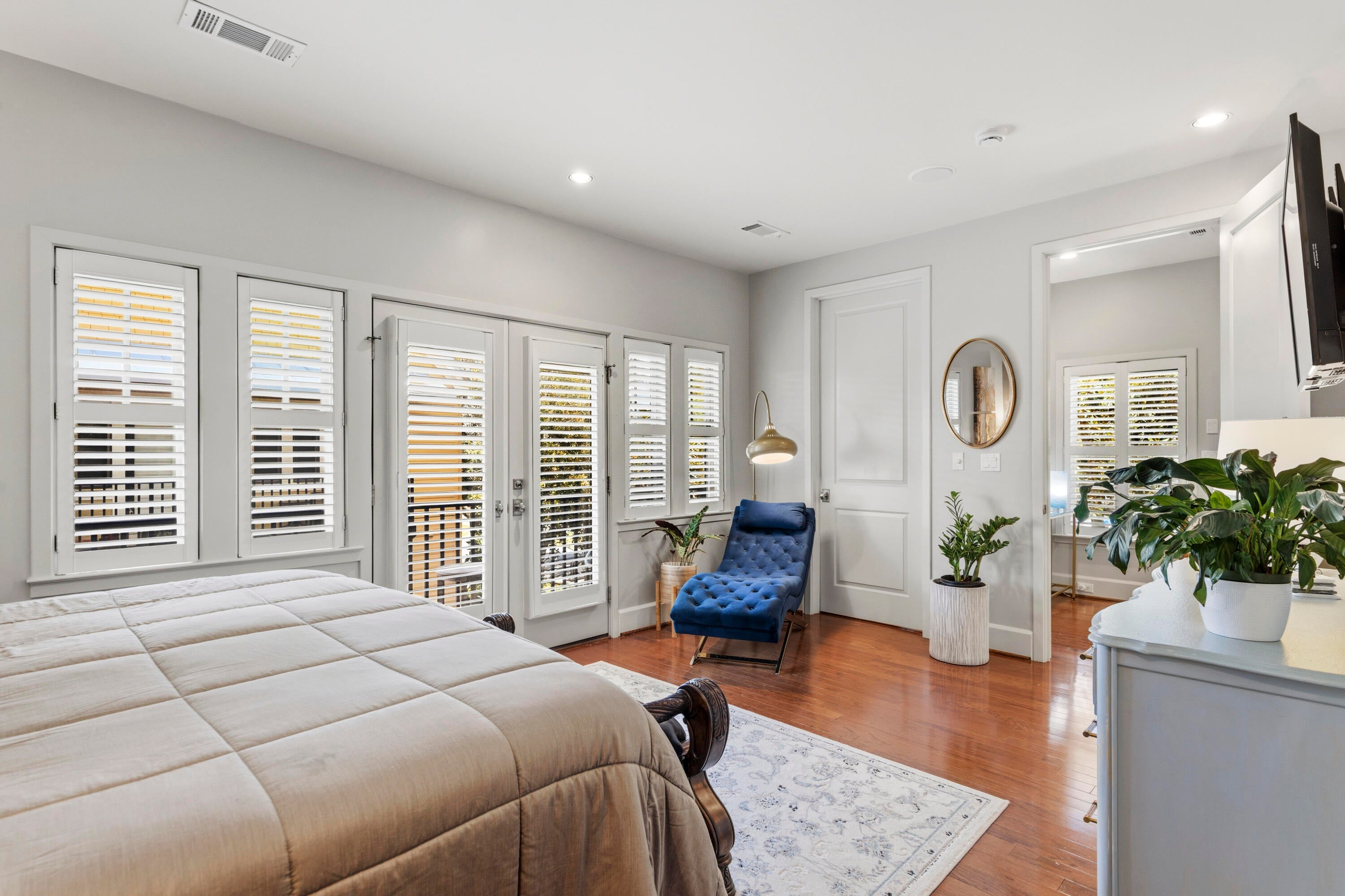 COURT OF NORTH HILL - Residential
